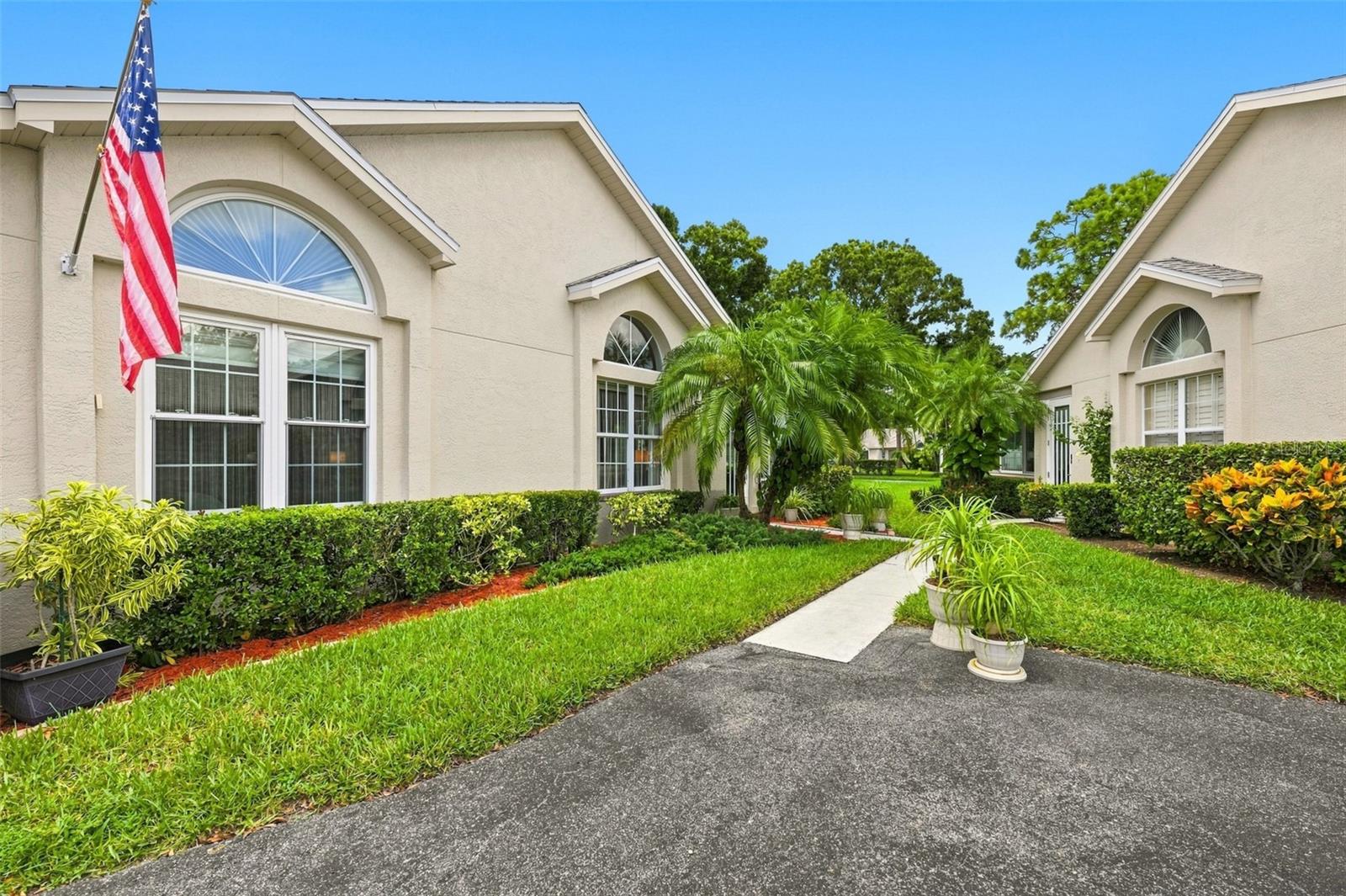 1131 GOLFVIEW WOODS DR