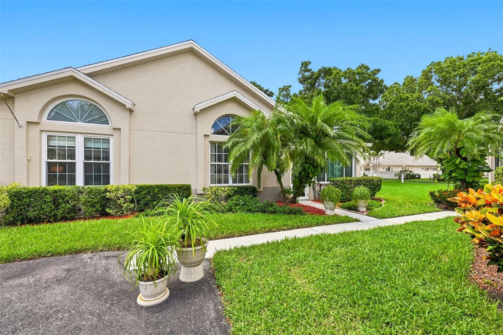 1131 GOLFVIEW WOODS DR