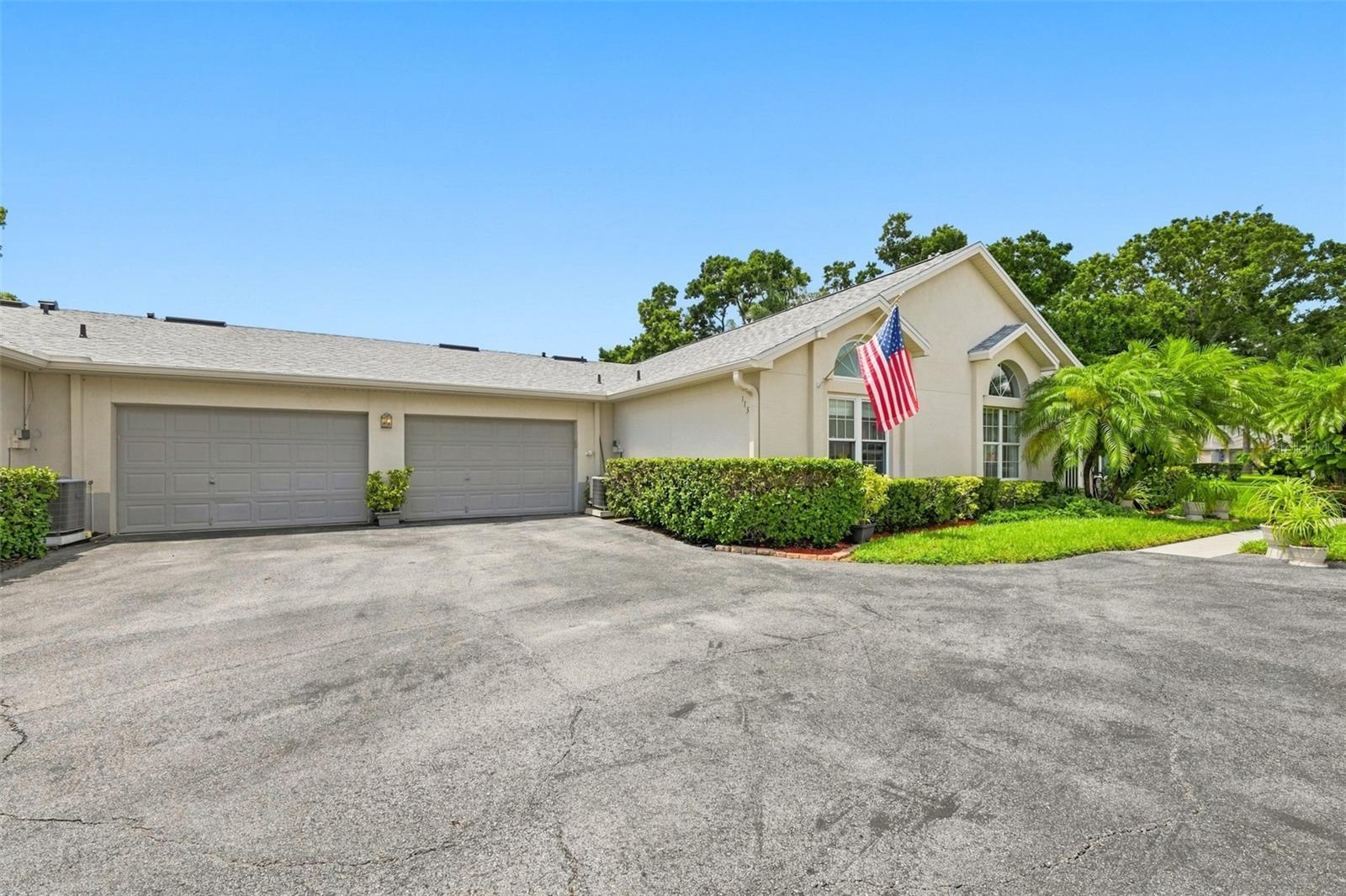 1131 GOLFVIEW WOODS DR