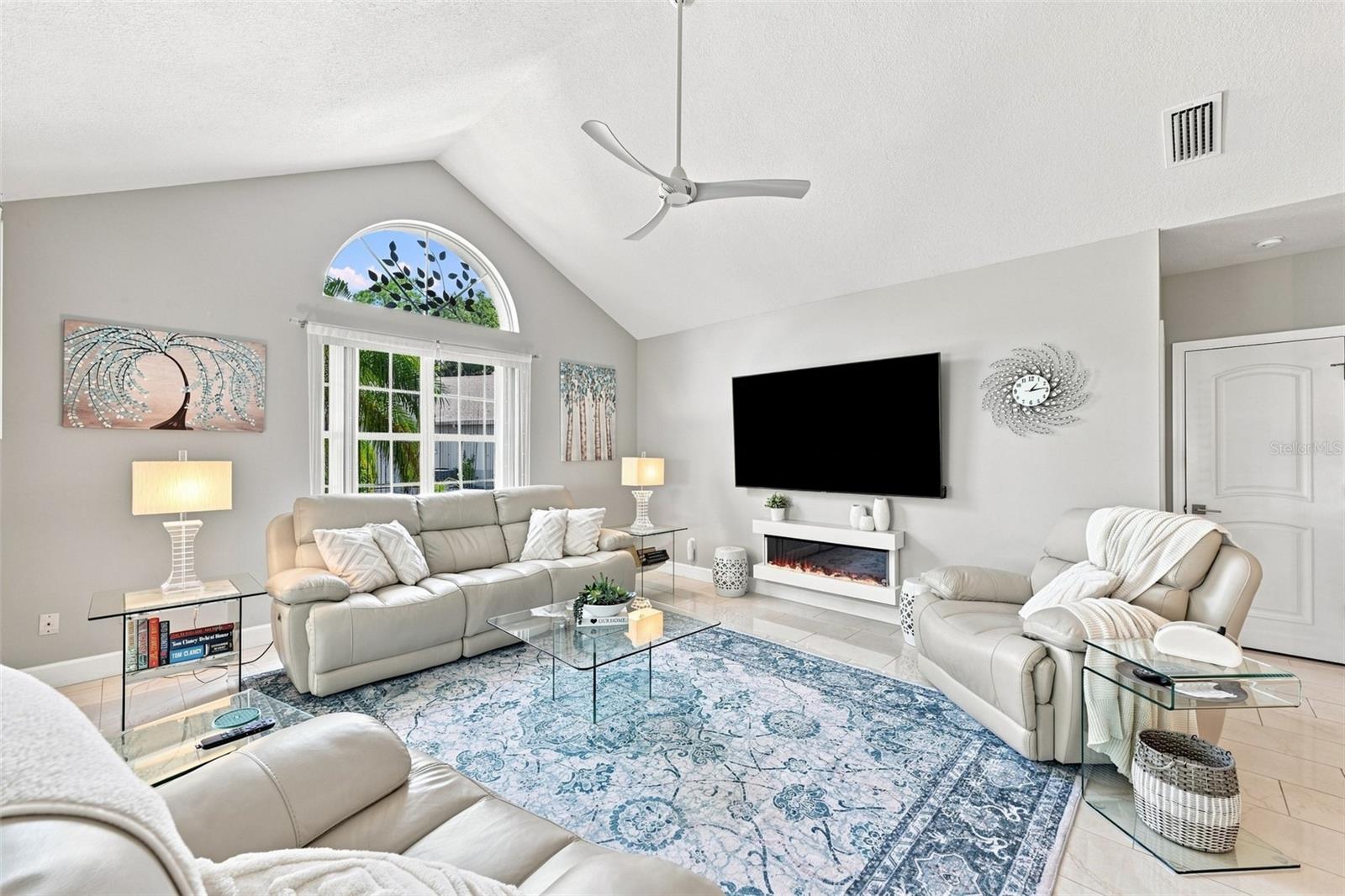 1131 GOLFVIEW WOODS DR