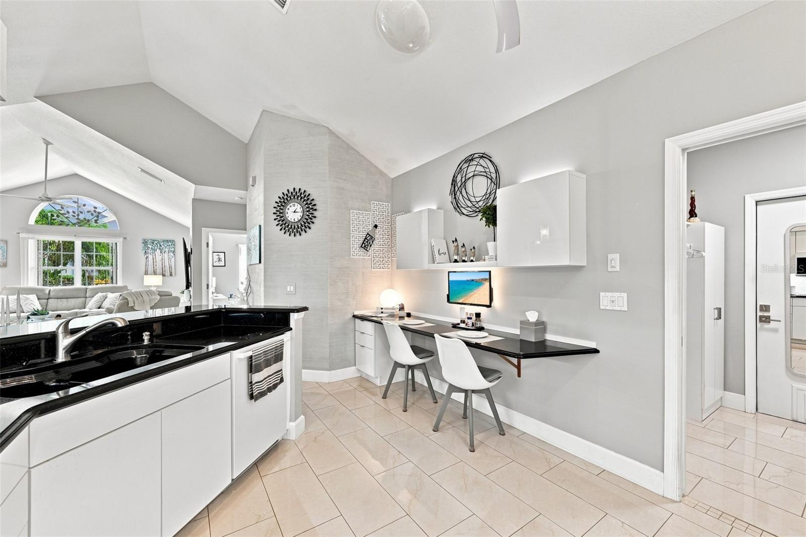 1131 GOLFVIEW WOODS DR
