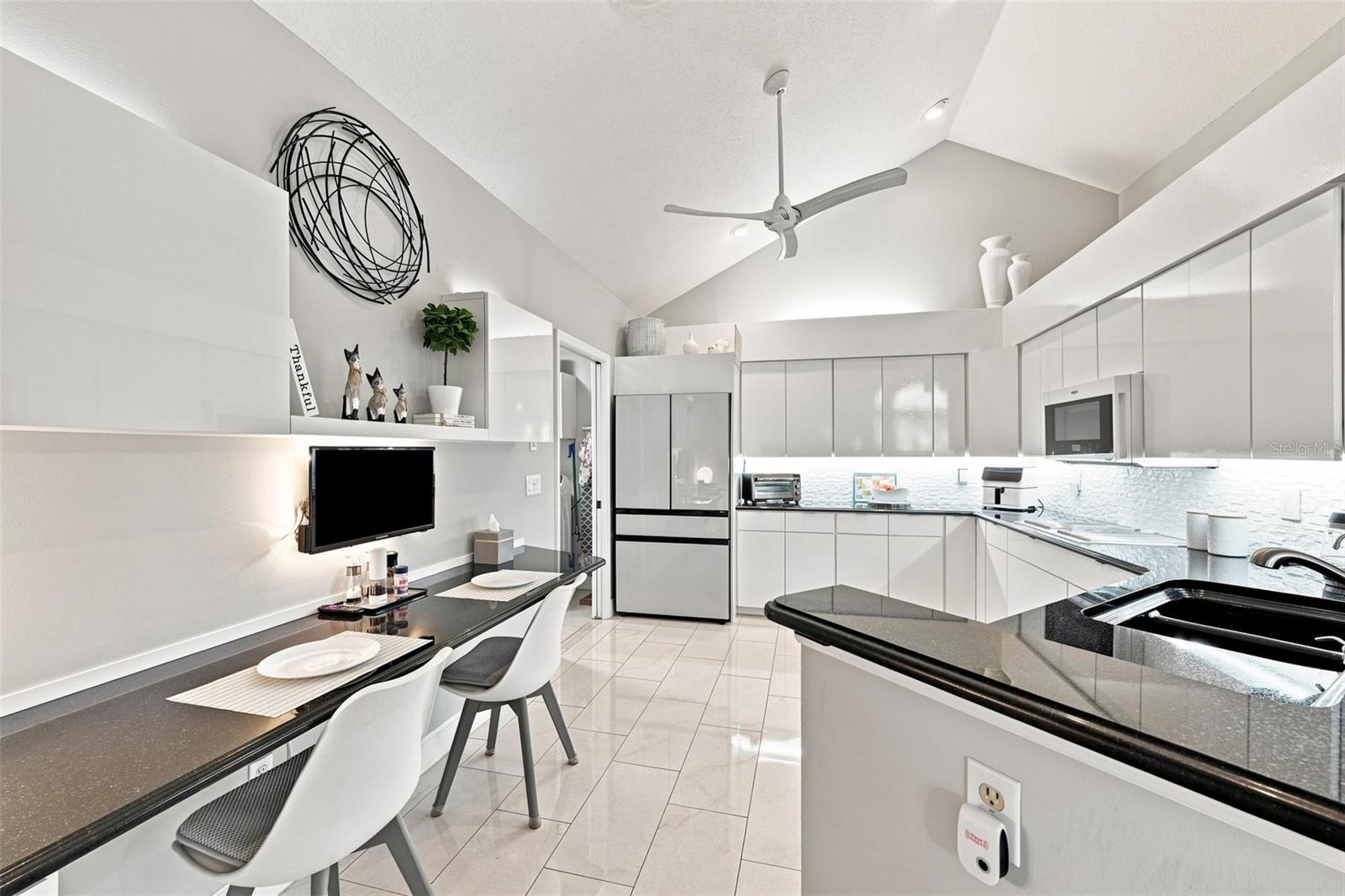 1131 GOLFVIEW WOODS DR