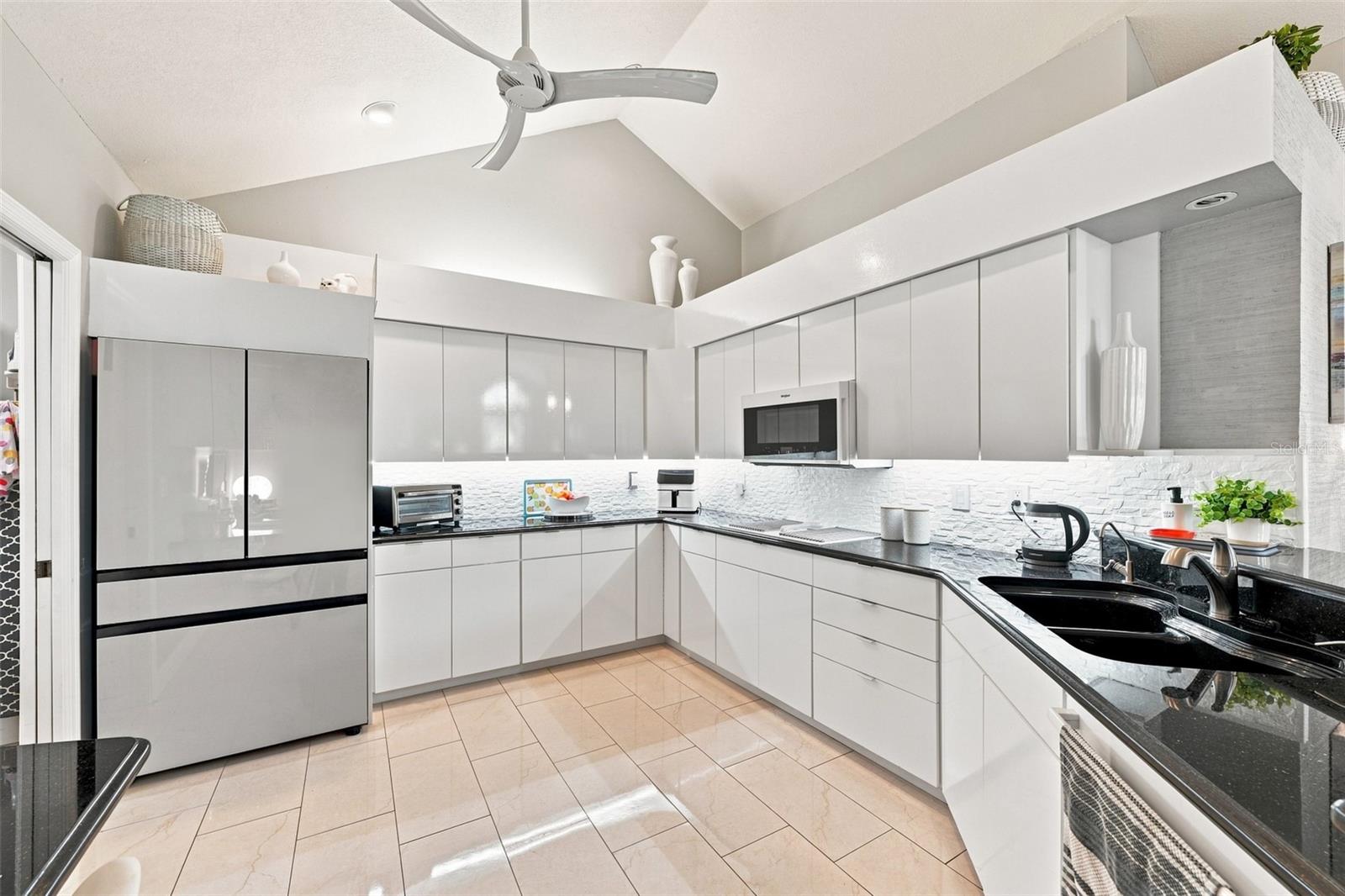 1131 GOLFVIEW WOODS DR