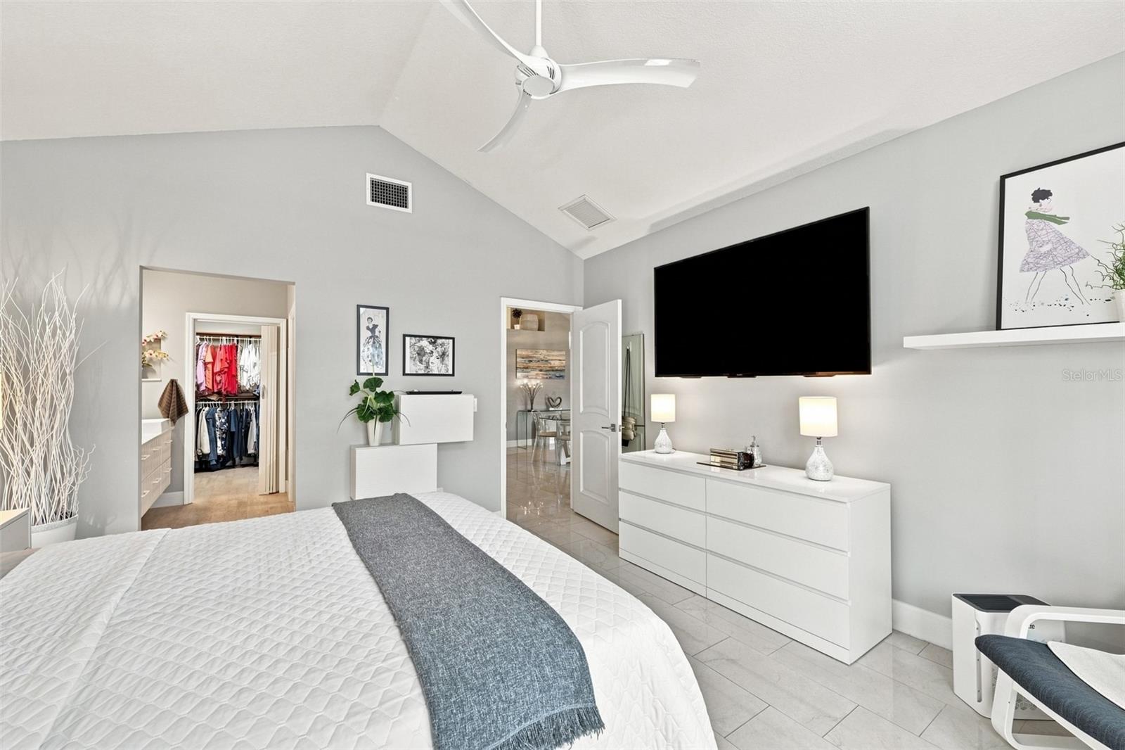 1131 GOLFVIEW WOODS DR