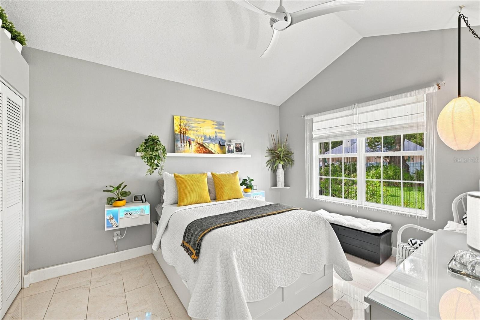 1131 GOLFVIEW WOODS DR