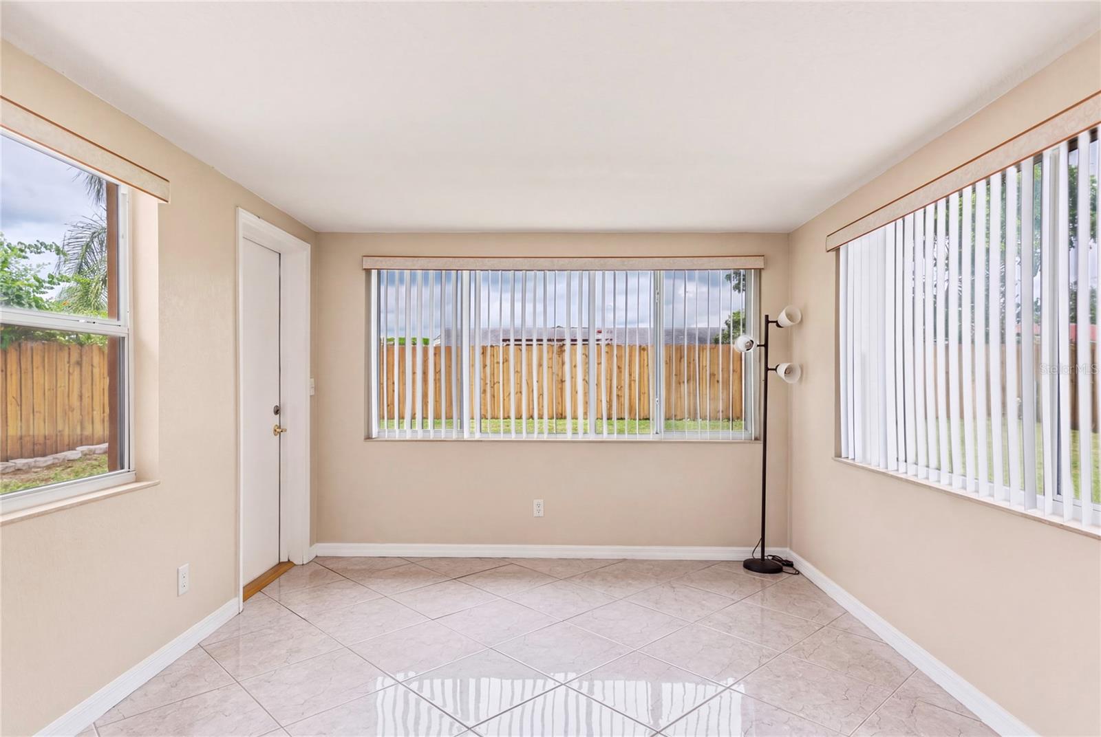3339 GARFIELD DR