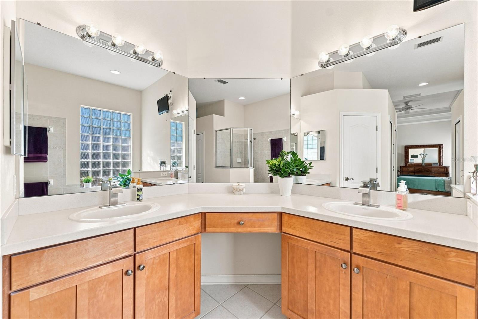 18022 LAKE REFLECTIONS BLVD