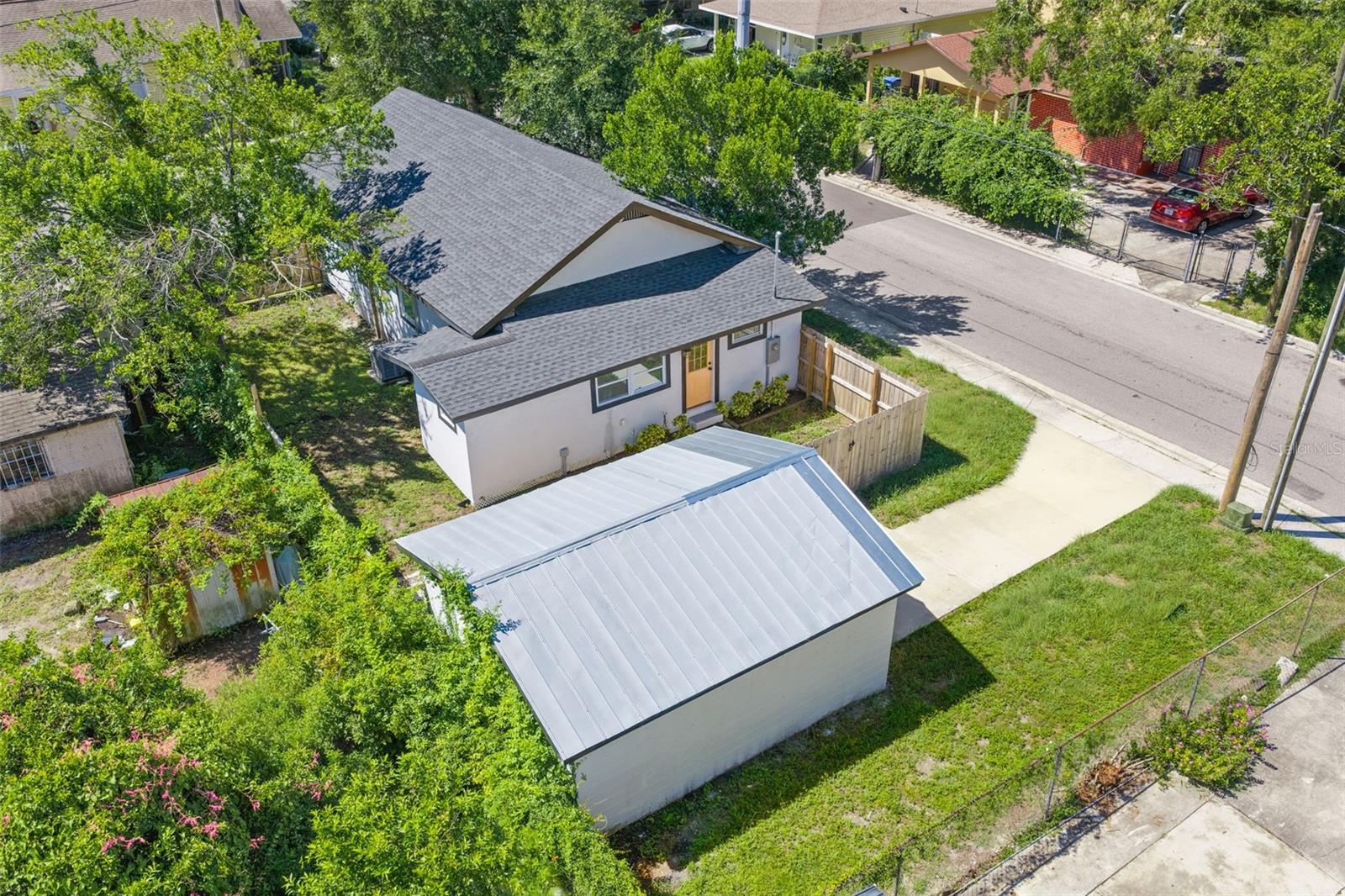 1202 E 32ND AVE