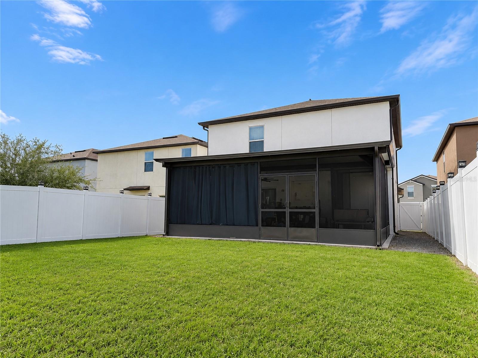 407 ROYAL EMPRESS DR
