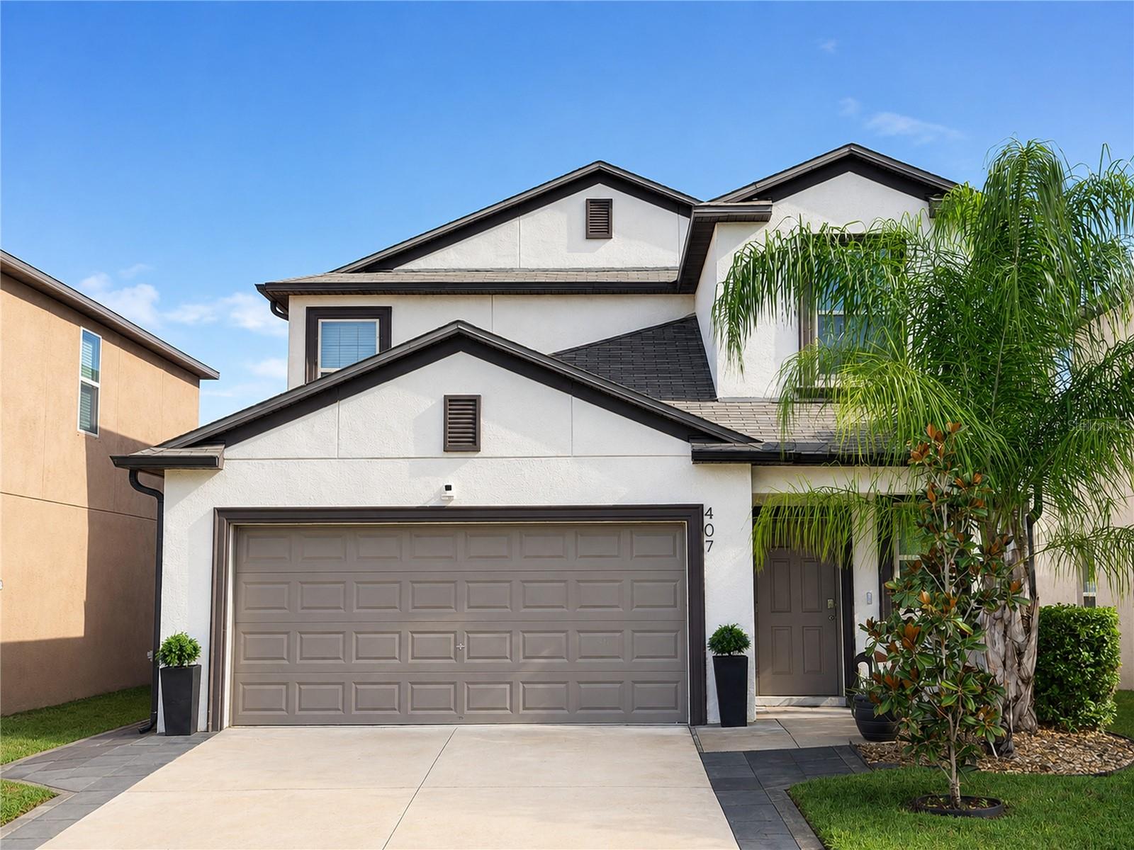 407 ROYAL EMPRESS DR