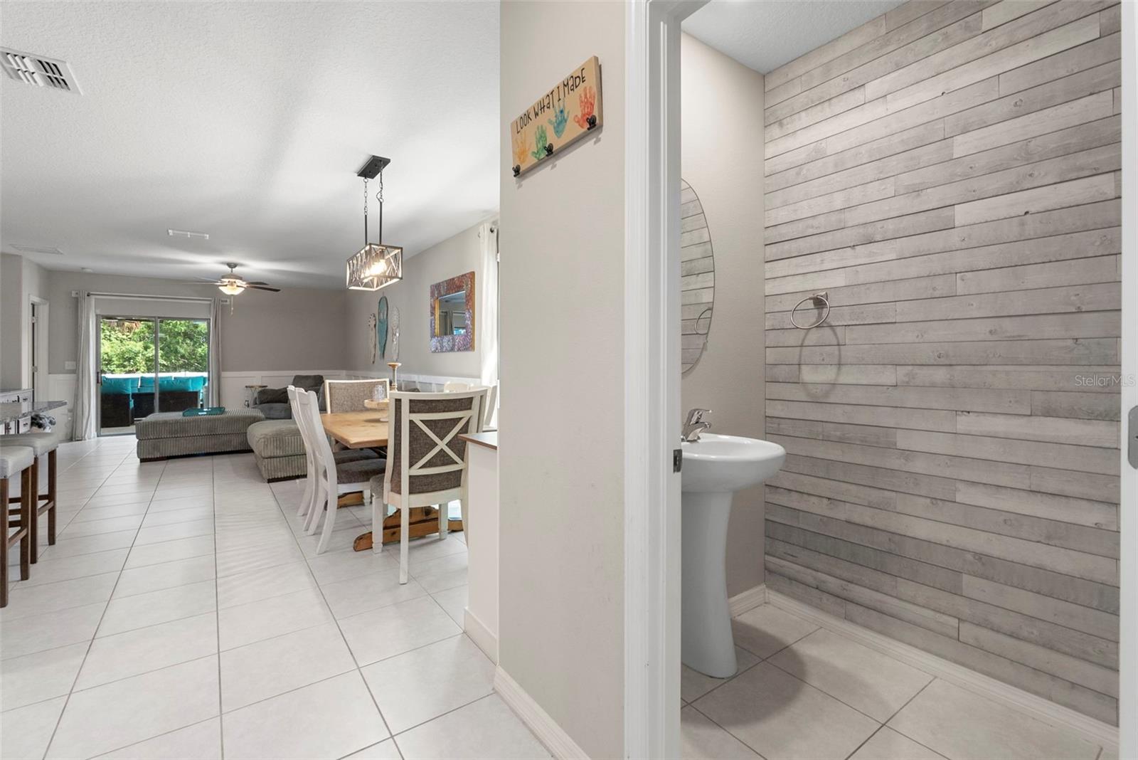 407 ROYAL EMPRESS DR