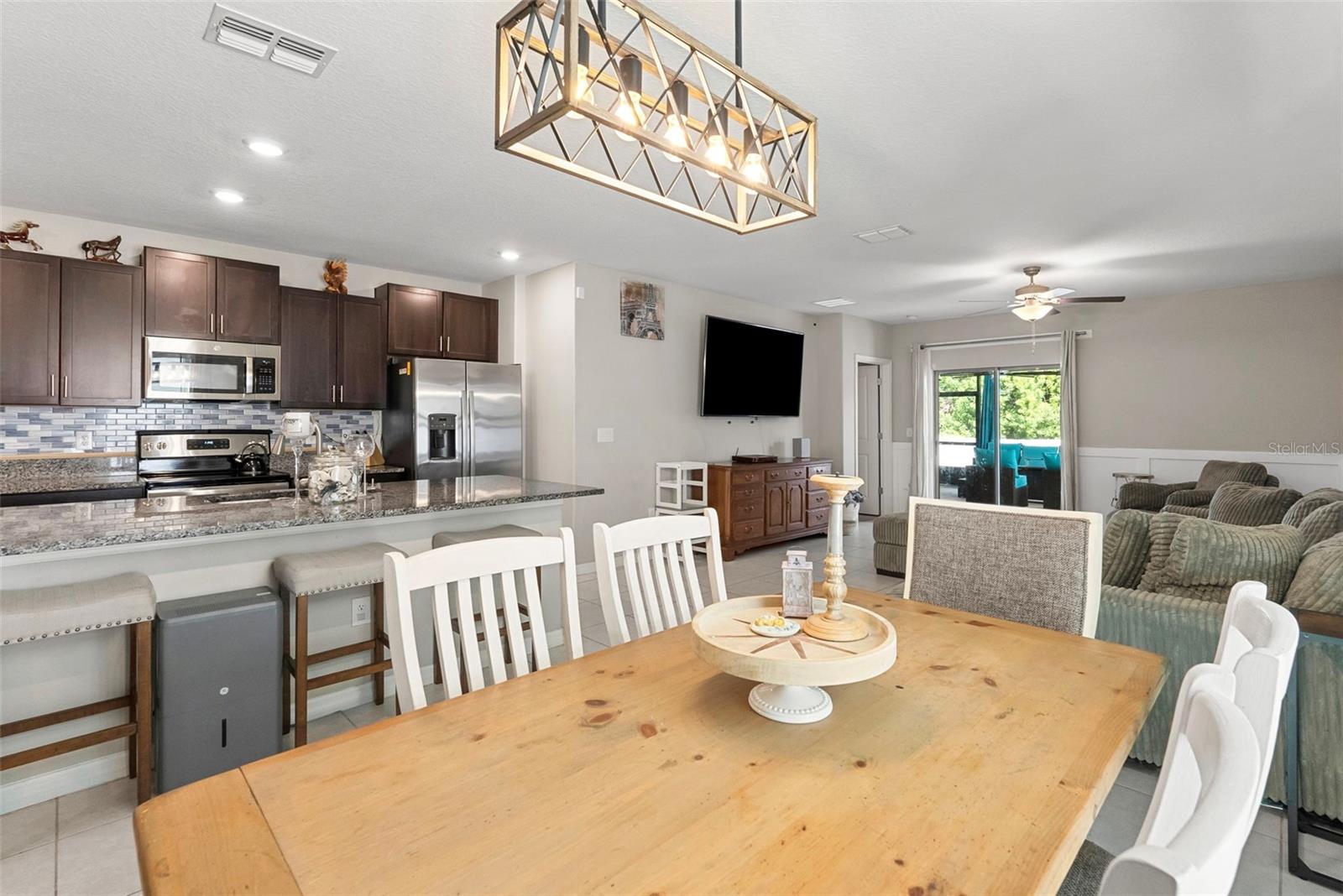 407 ROYAL EMPRESS DR