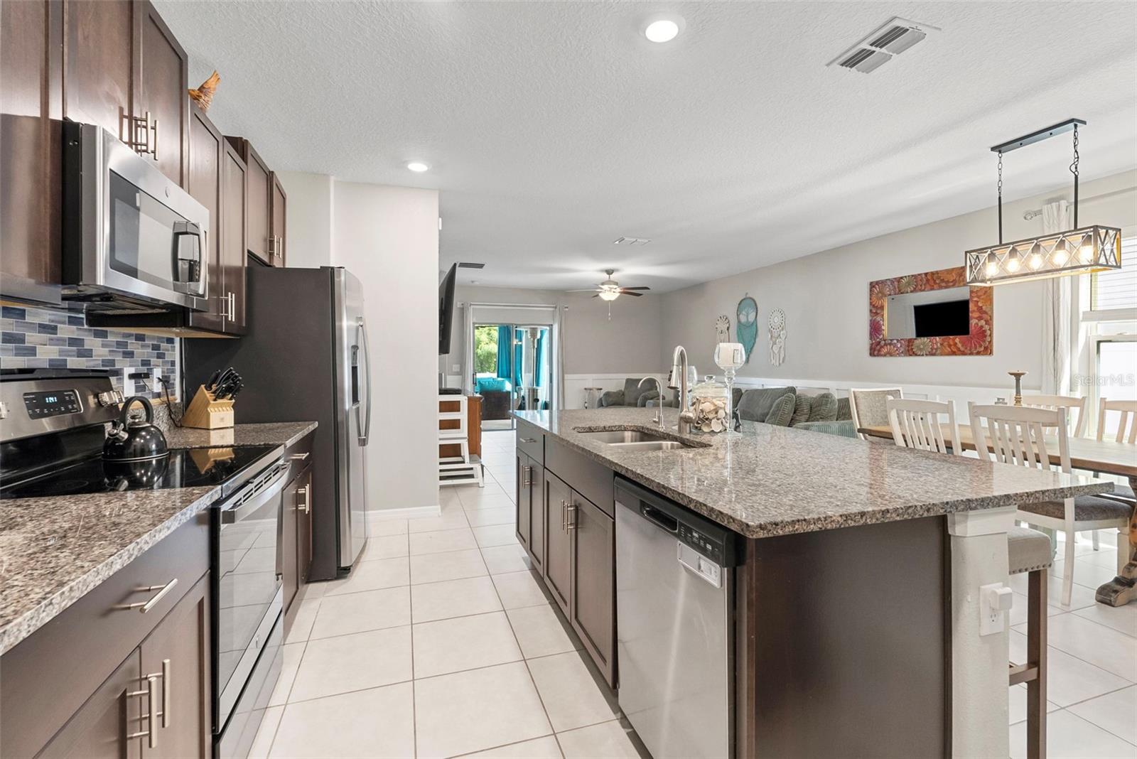 407 ROYAL EMPRESS DR