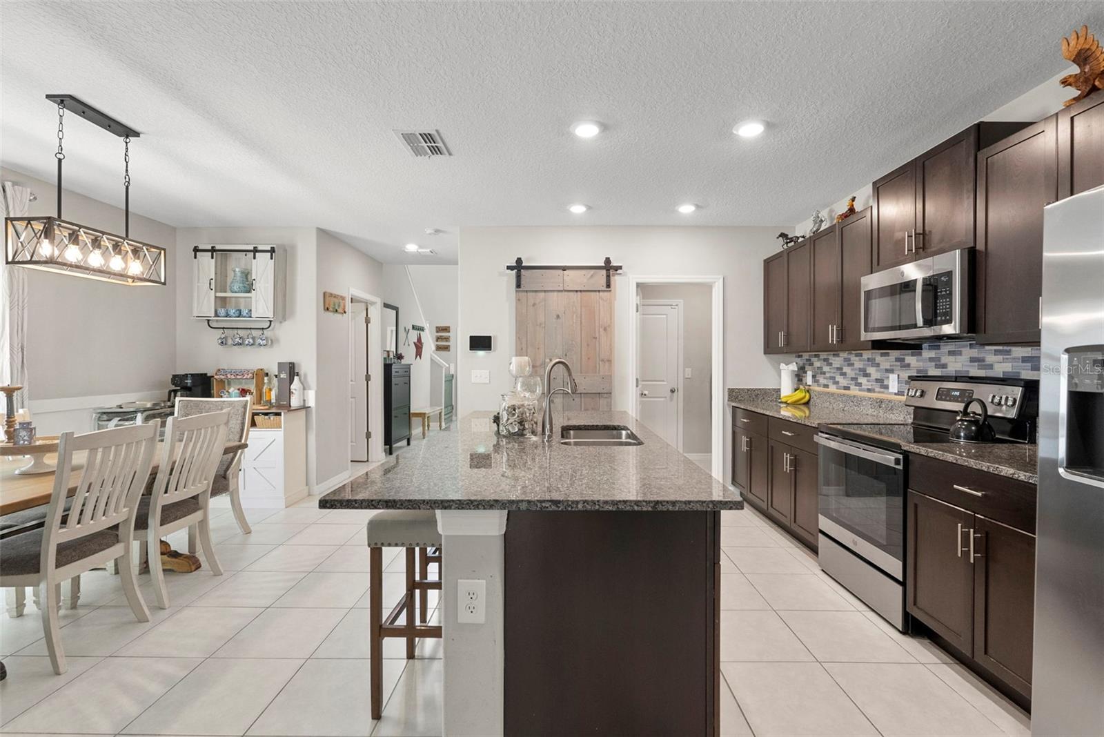 407 ROYAL EMPRESS DR