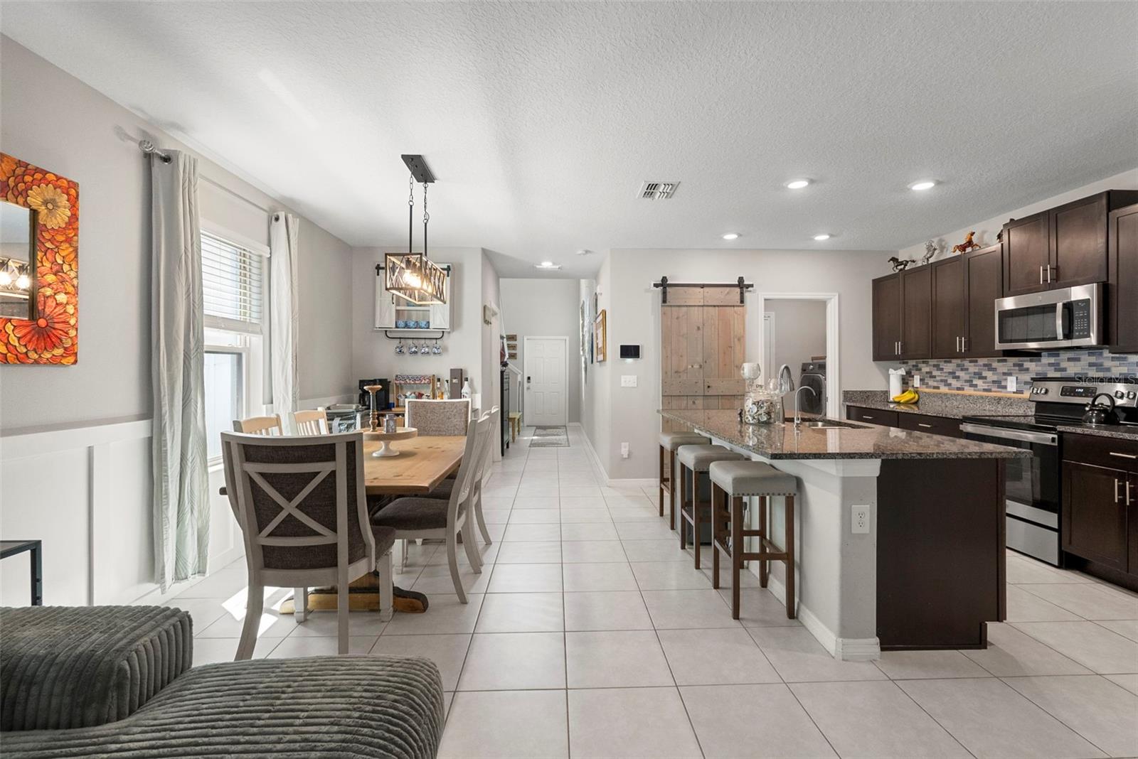 407 ROYAL EMPRESS DR