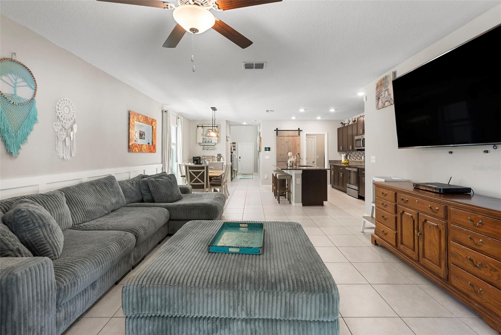 407 ROYAL EMPRESS DR