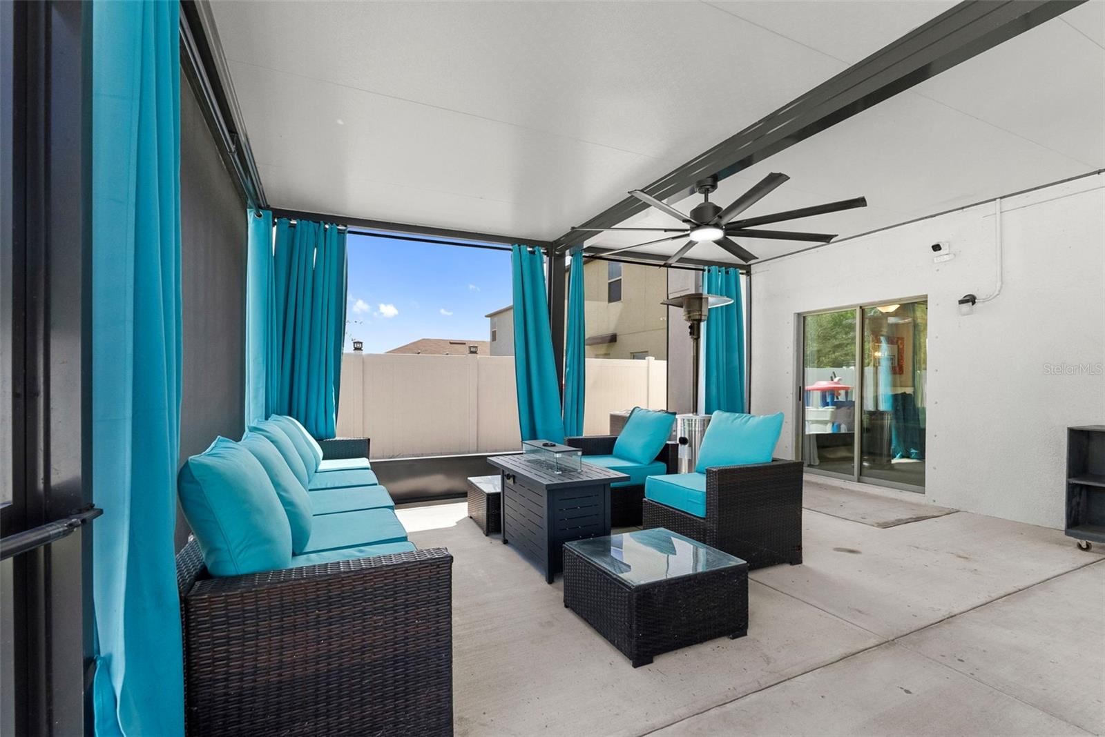 407 ROYAL EMPRESS DR