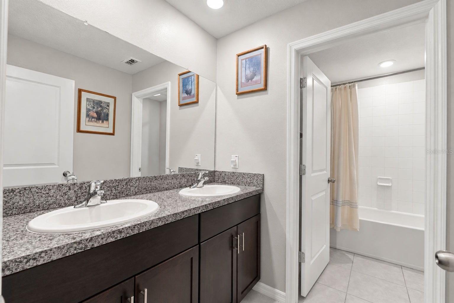 407 ROYAL EMPRESS DR