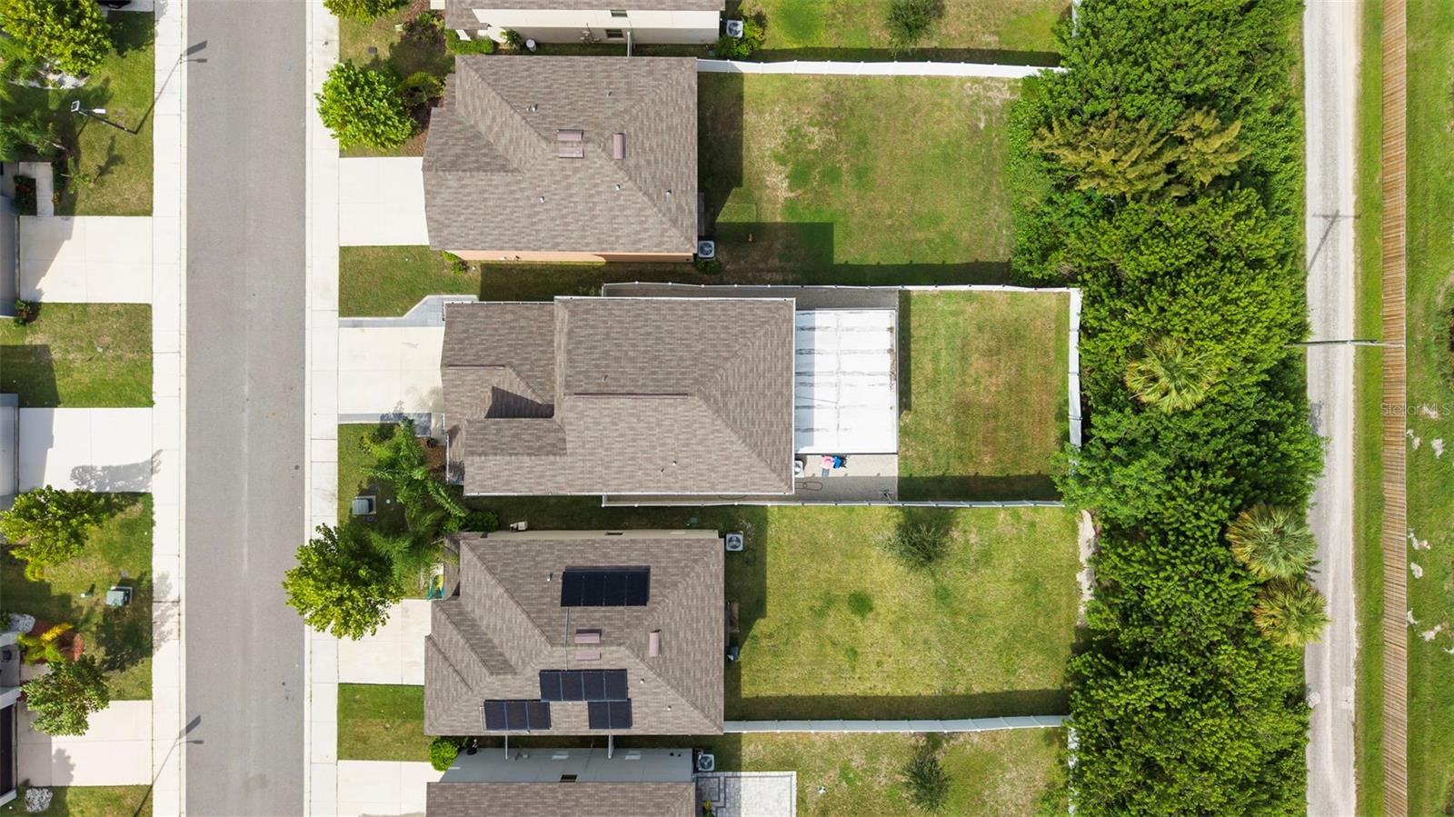 407 ROYAL EMPRESS DR