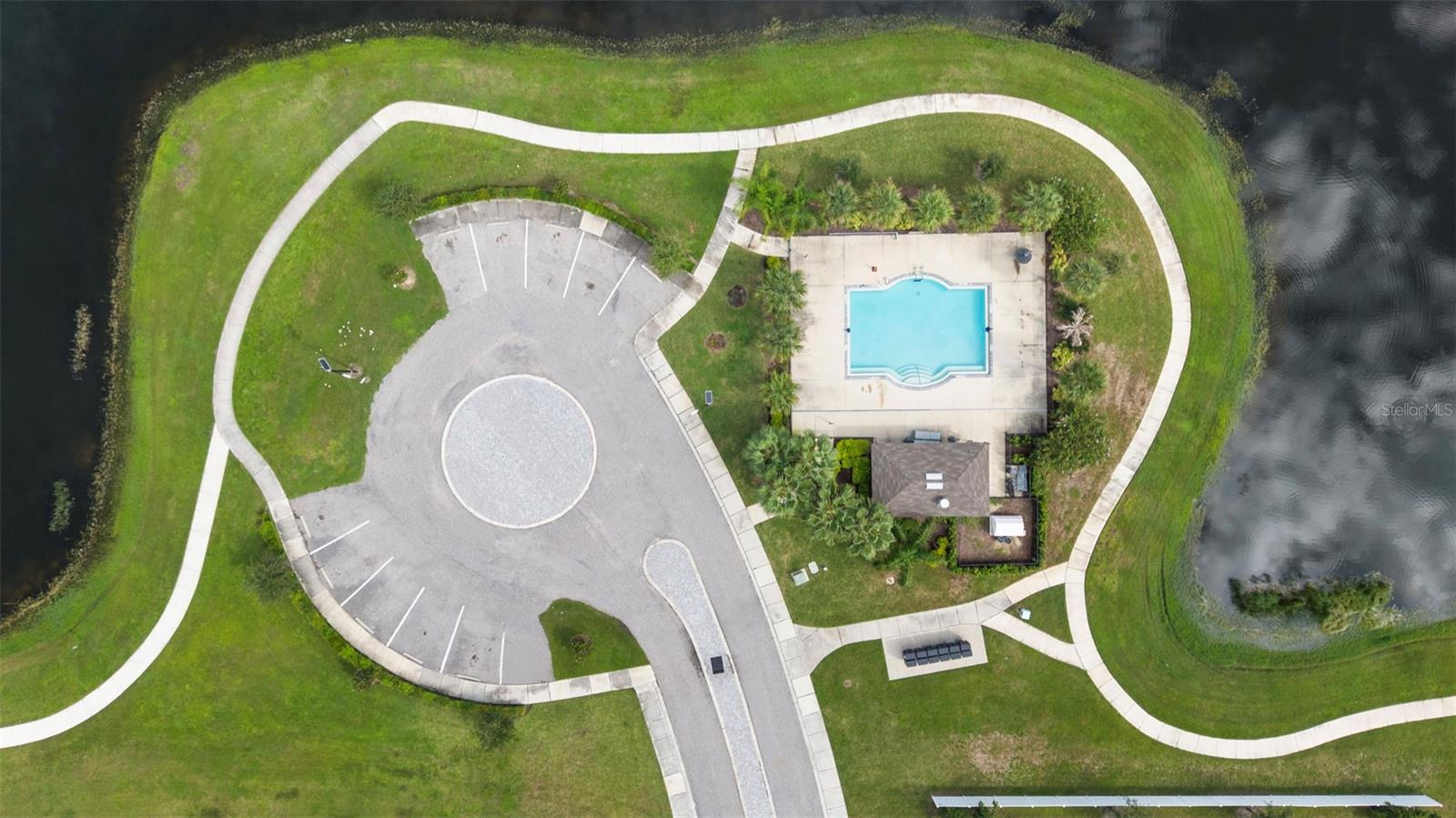 407 ROYAL EMPRESS DR