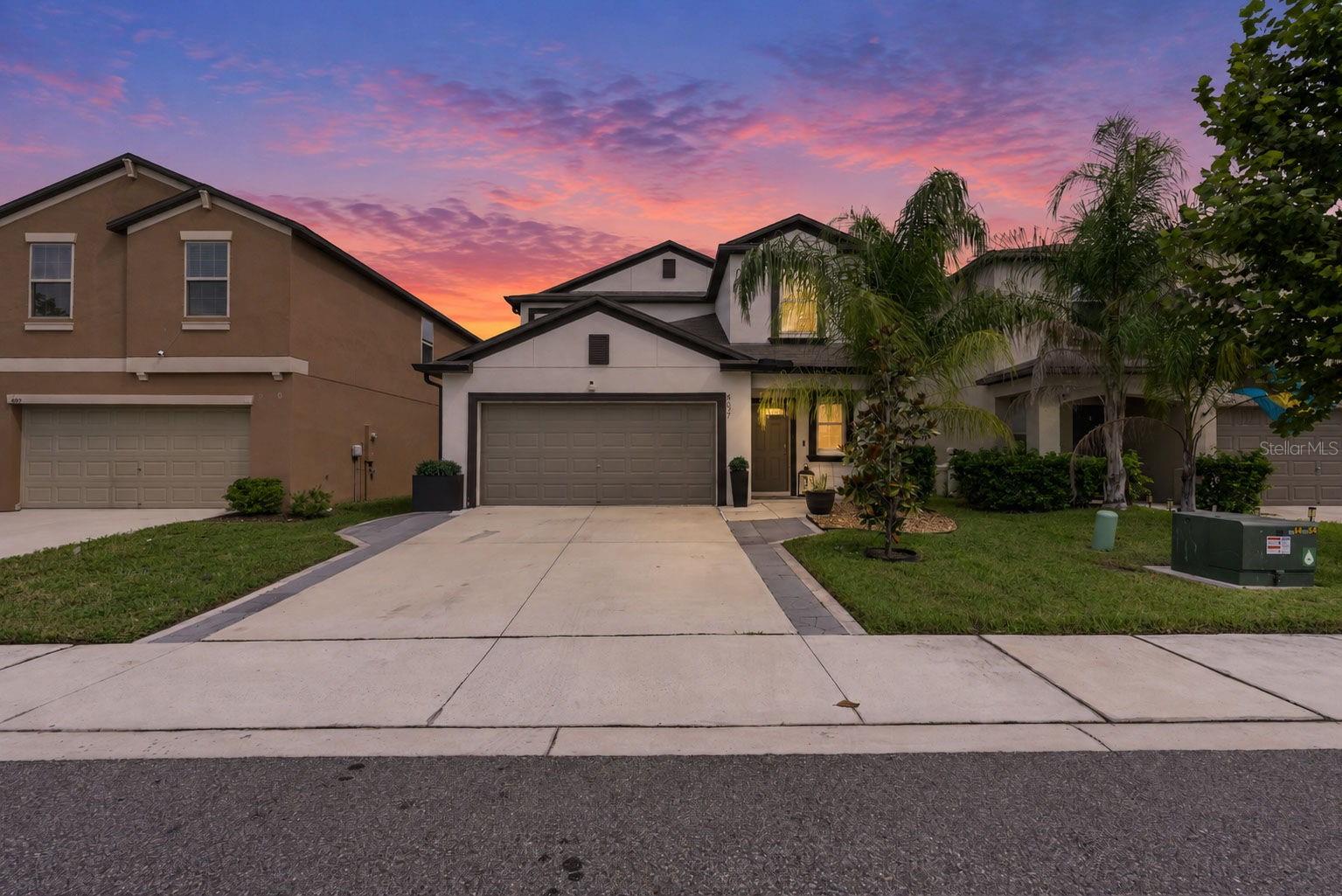 407 ROYAL EMPRESS DR