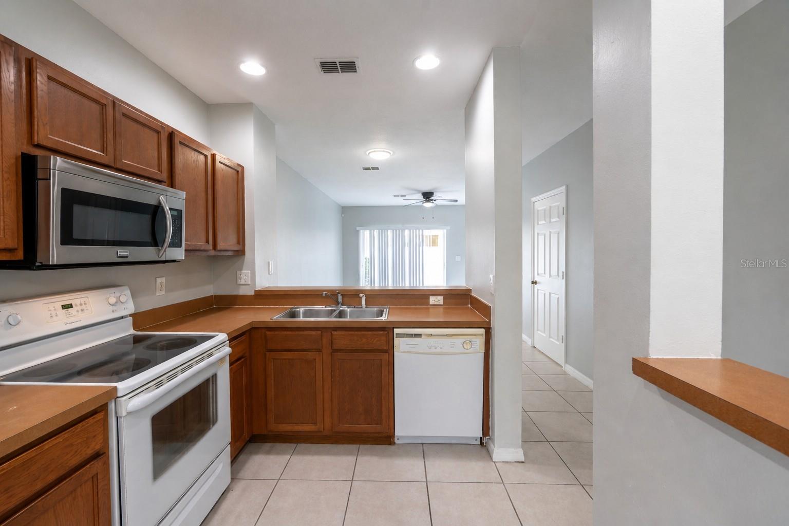 8543 TRAIL WIND DR