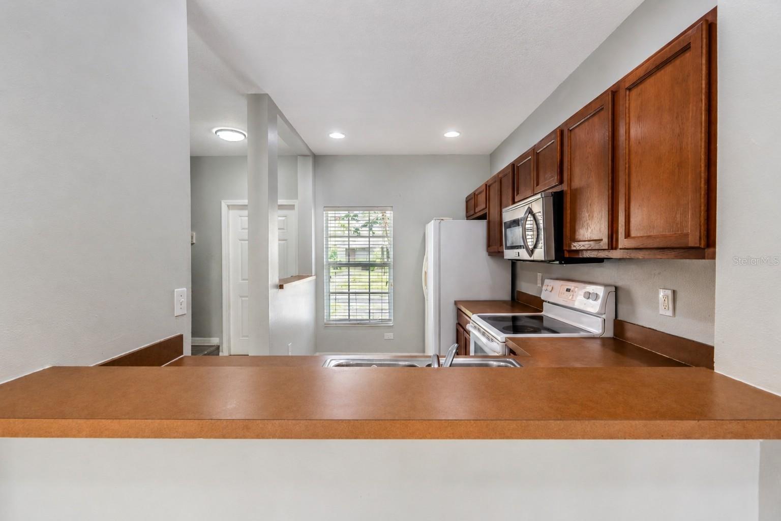 8543 TRAIL WIND DR