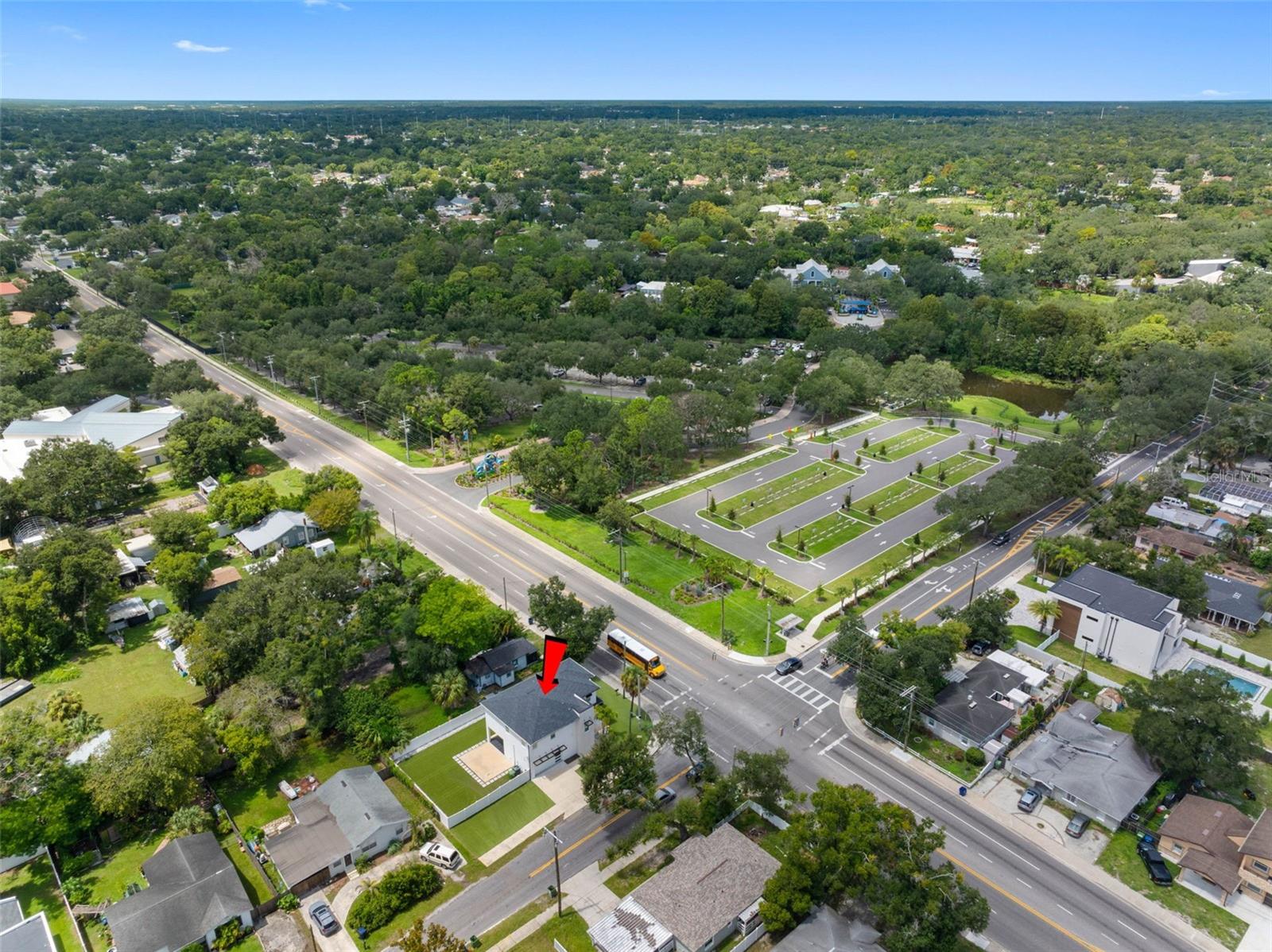 902 W SLIGH AVE