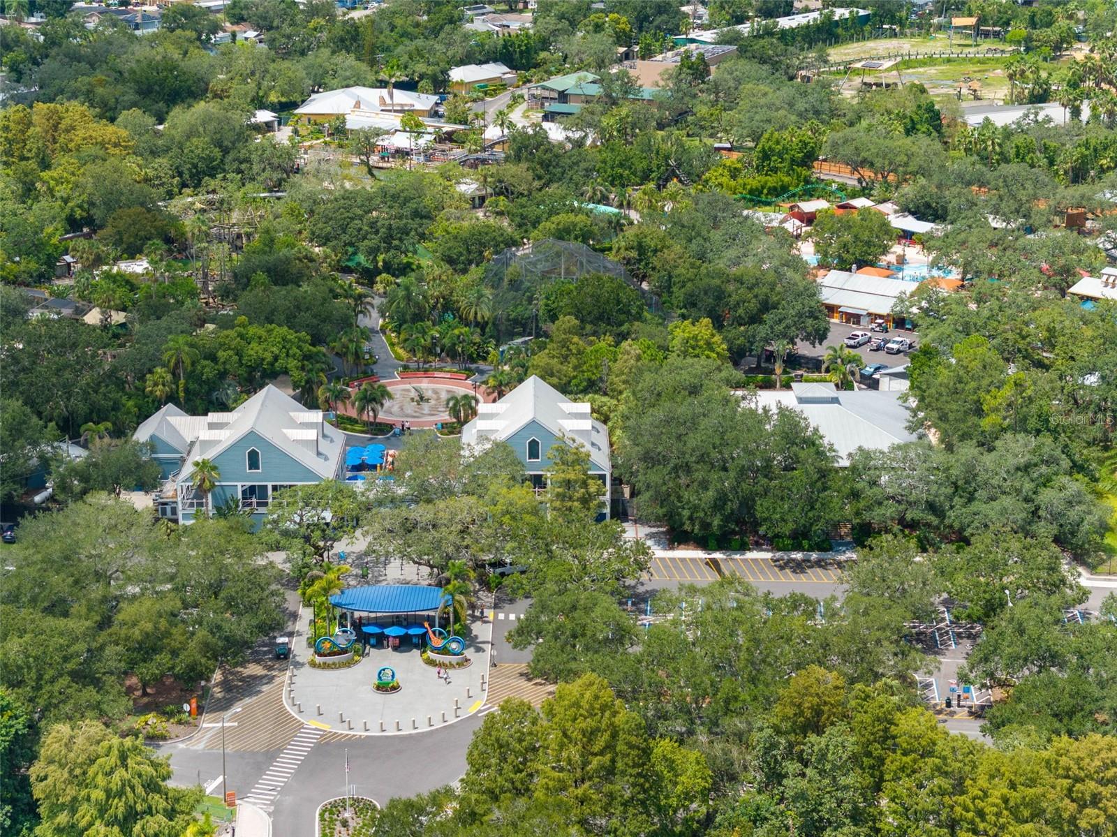 902 W SLIGH AVE