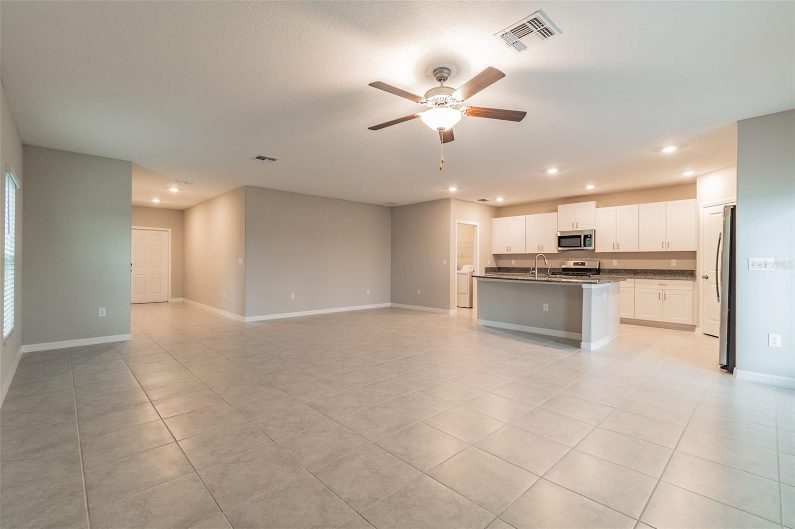 5064 WHITE CHICORY DR