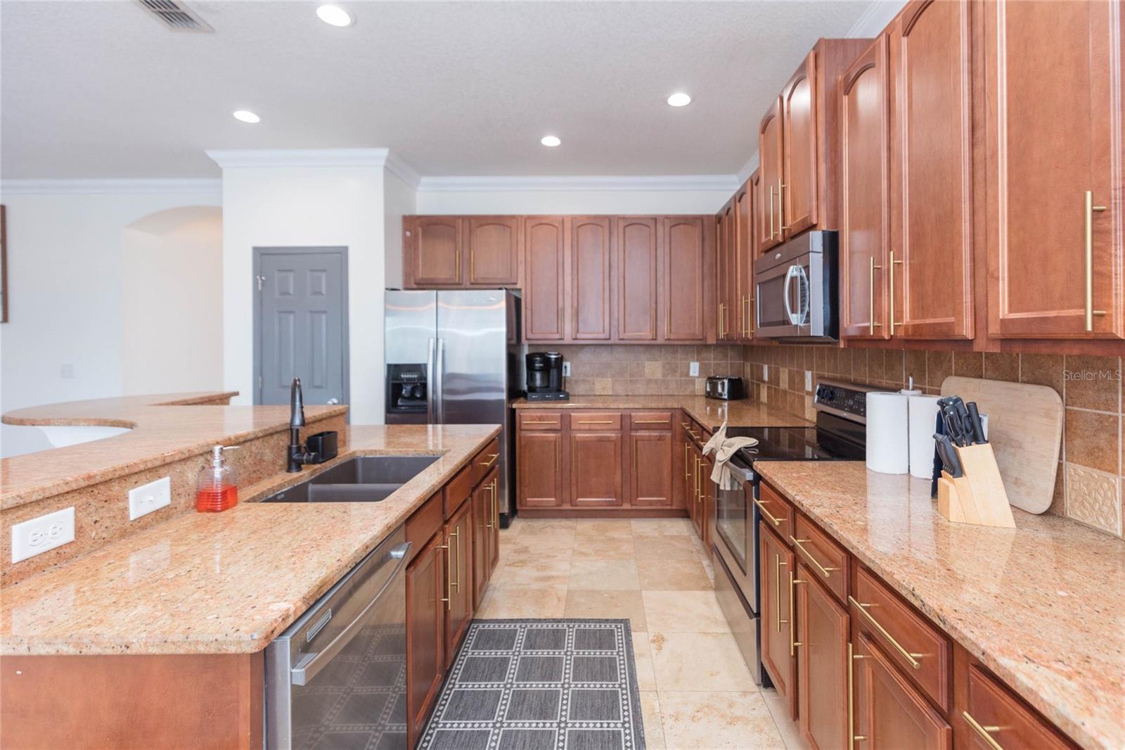 4433 FIELDVIEW CIR