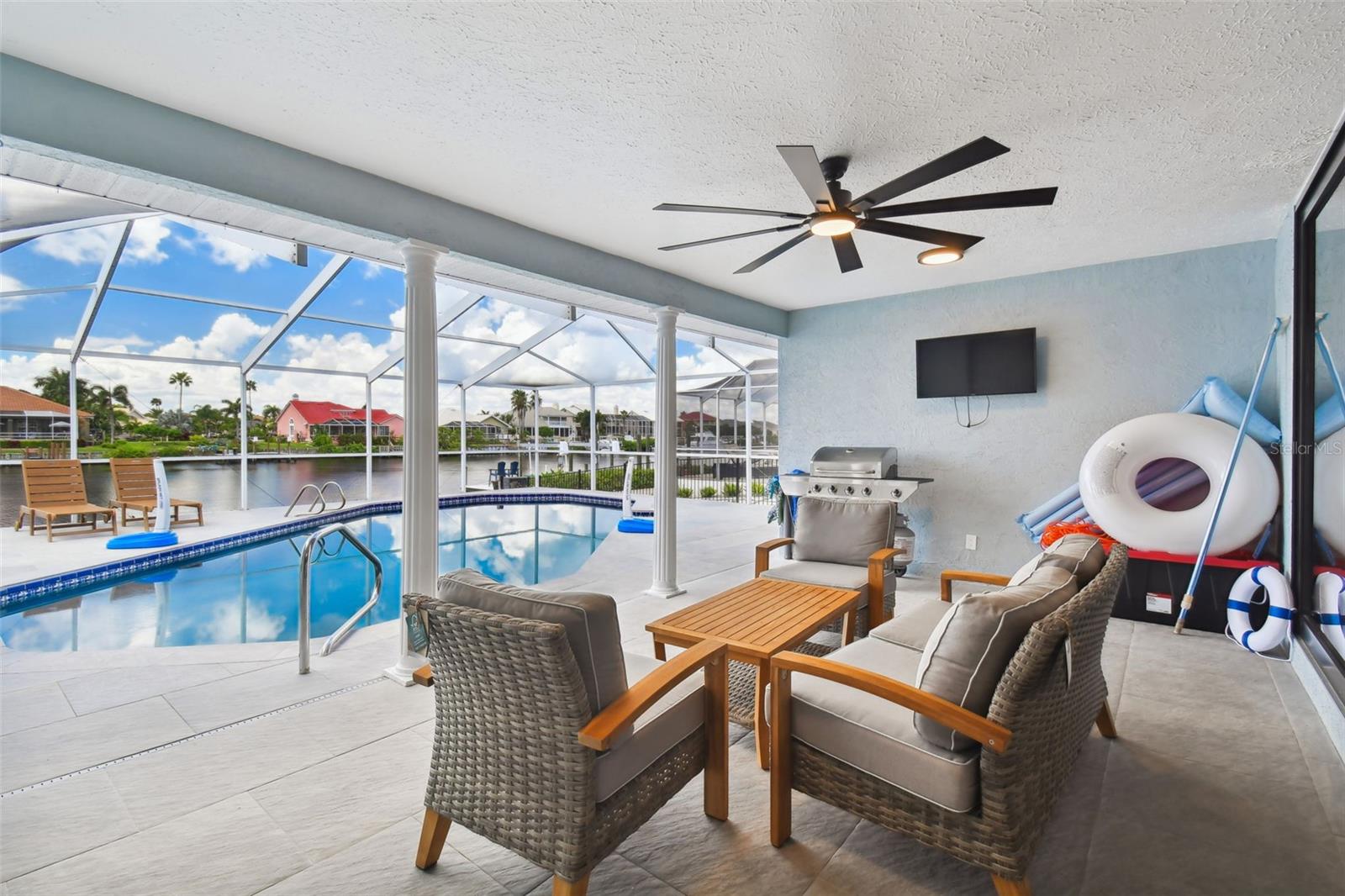 919 CHIPAWAY DR