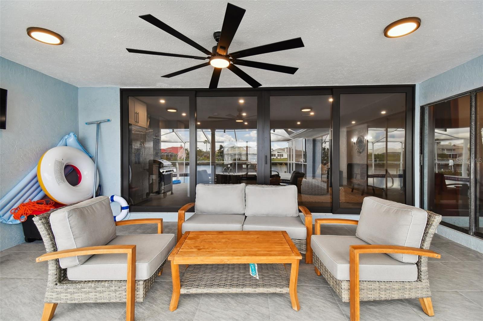 919 CHIPAWAY DR