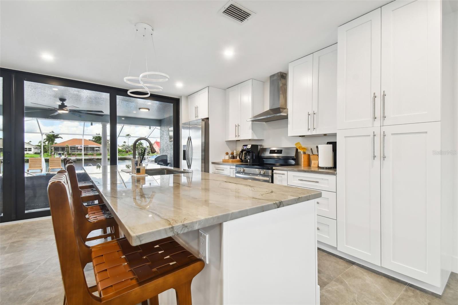 919 CHIPAWAY DR