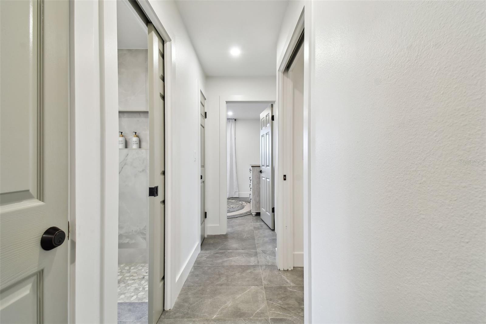 919 CHIPAWAY DR