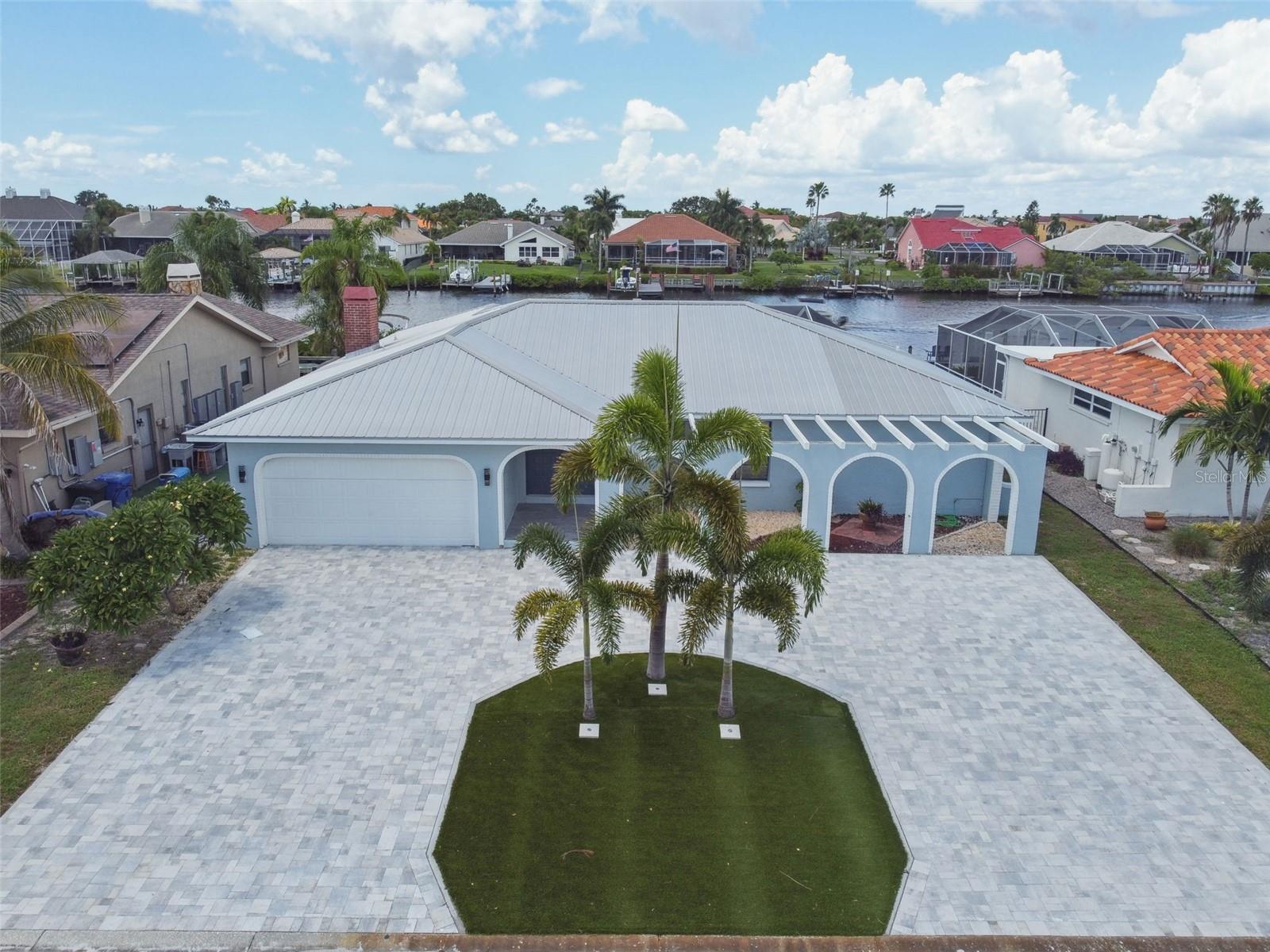 919 CHIPAWAY DR