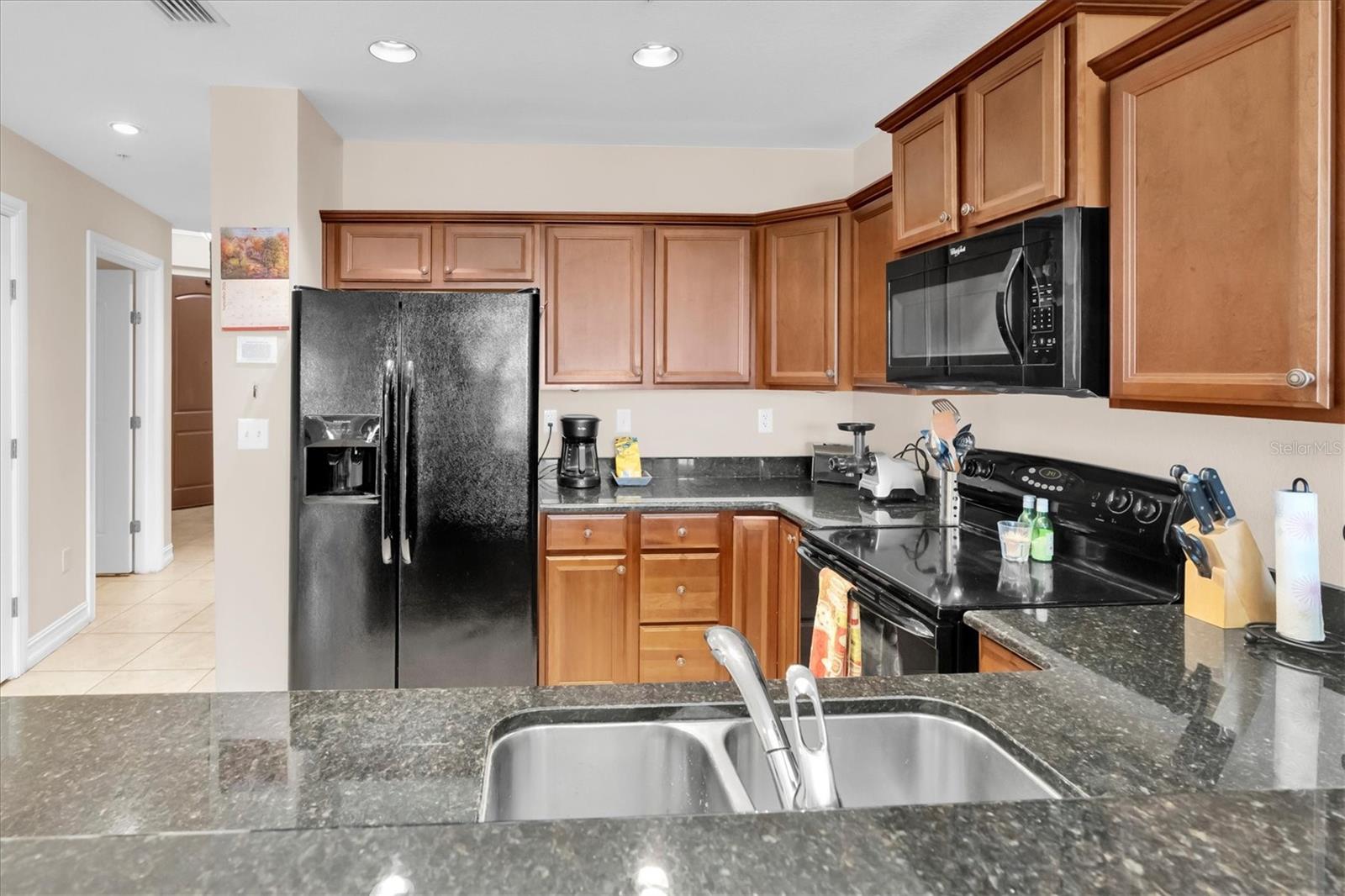 13941 CLUBHOUSE DR #215