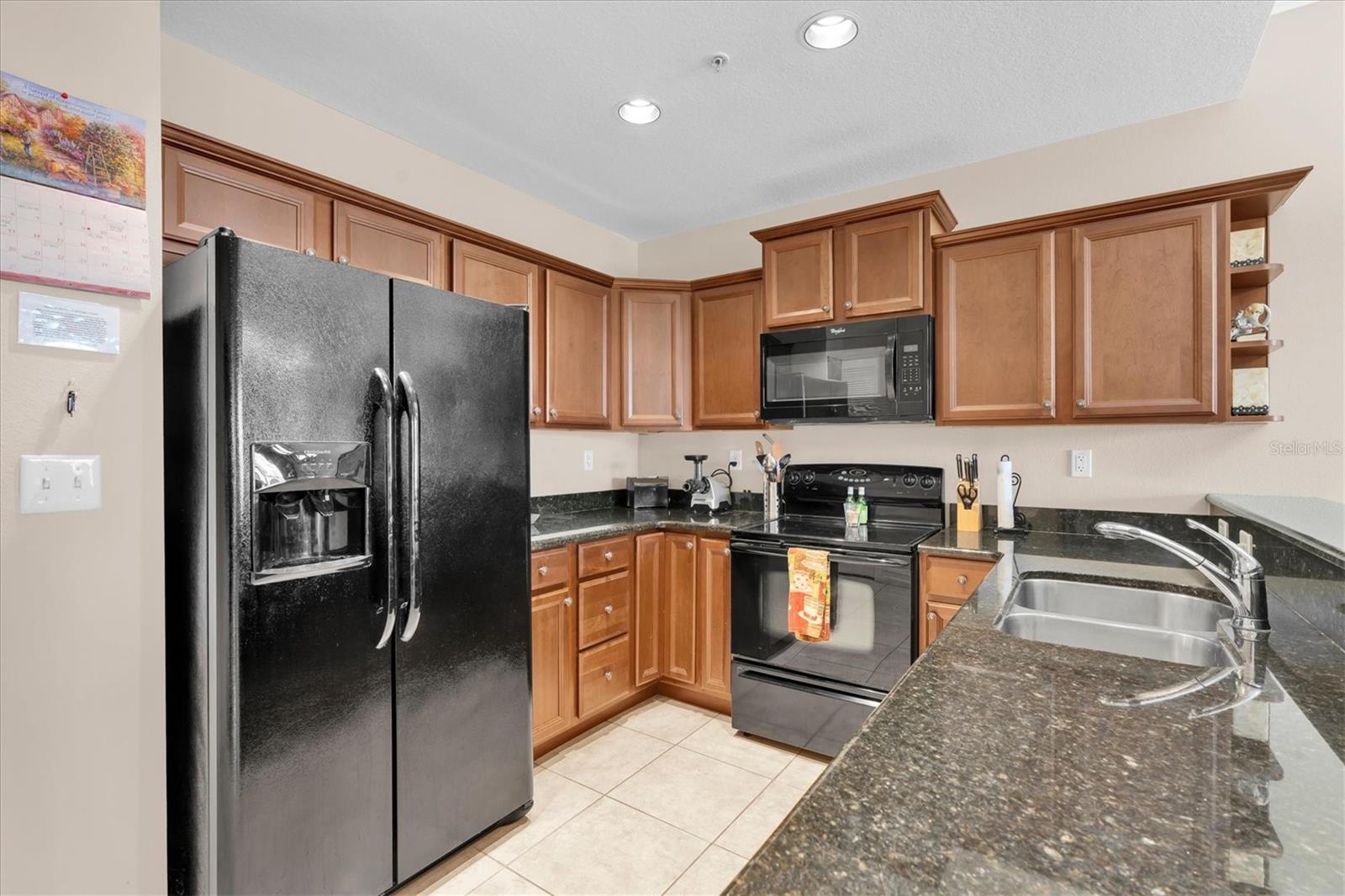 13941 CLUBHOUSE DR #215