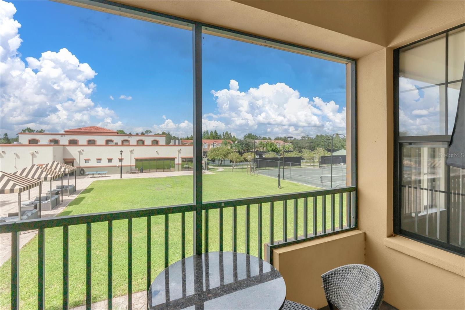 13941 CLUBHOUSE DR #215
