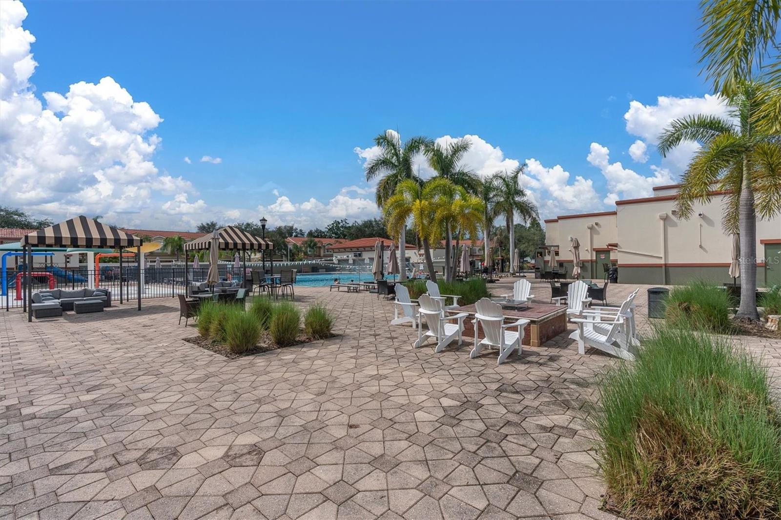 13941 CLUBHOUSE DR #215