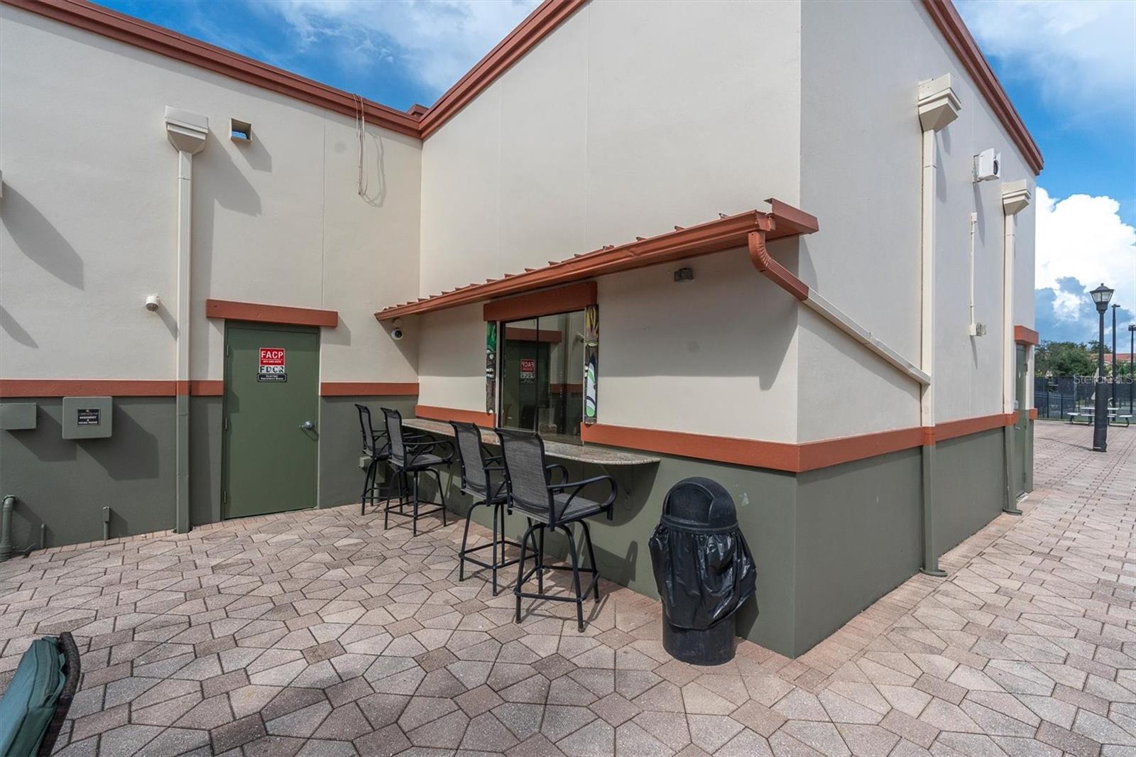 13941 CLUBHOUSE DR #215