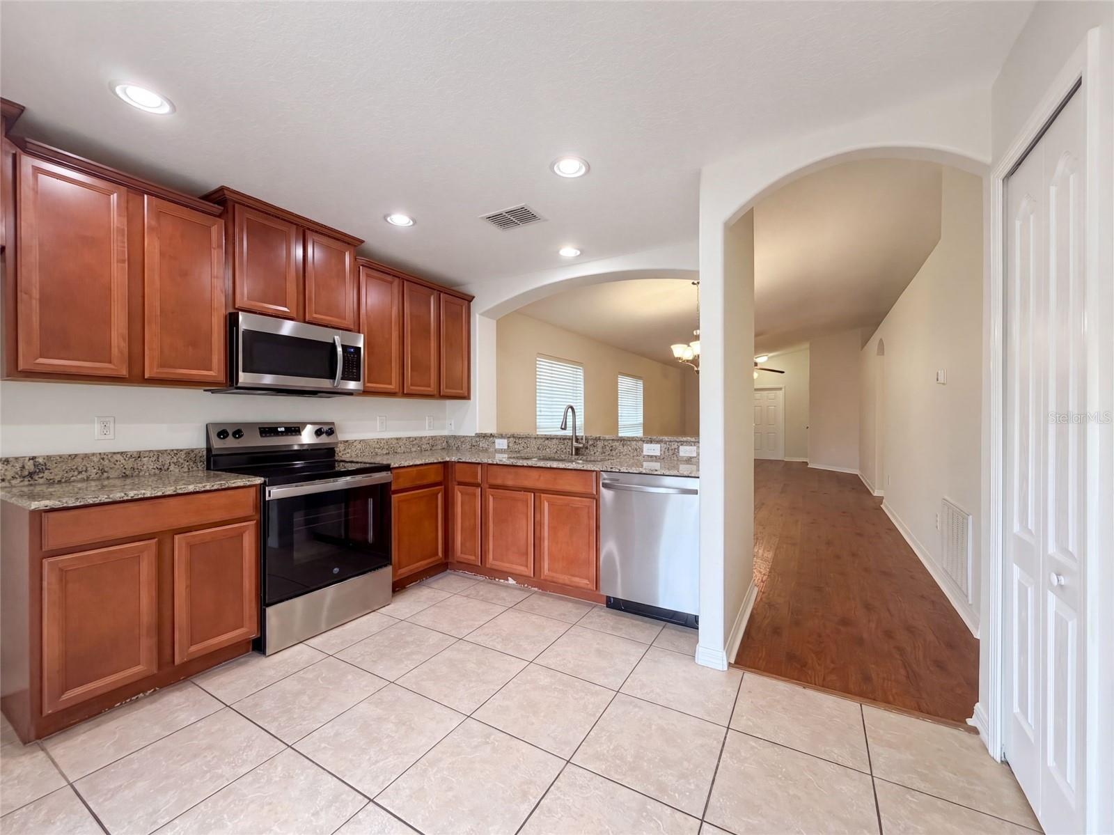 10418 WHITE PEACOCK PL