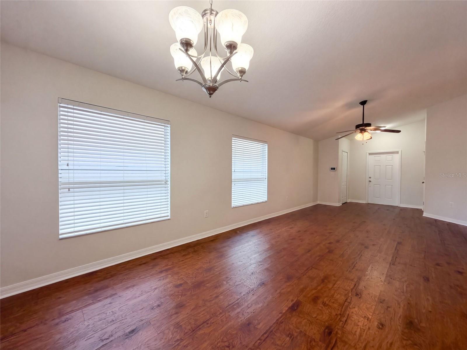 10418 WHITE PEACOCK PL