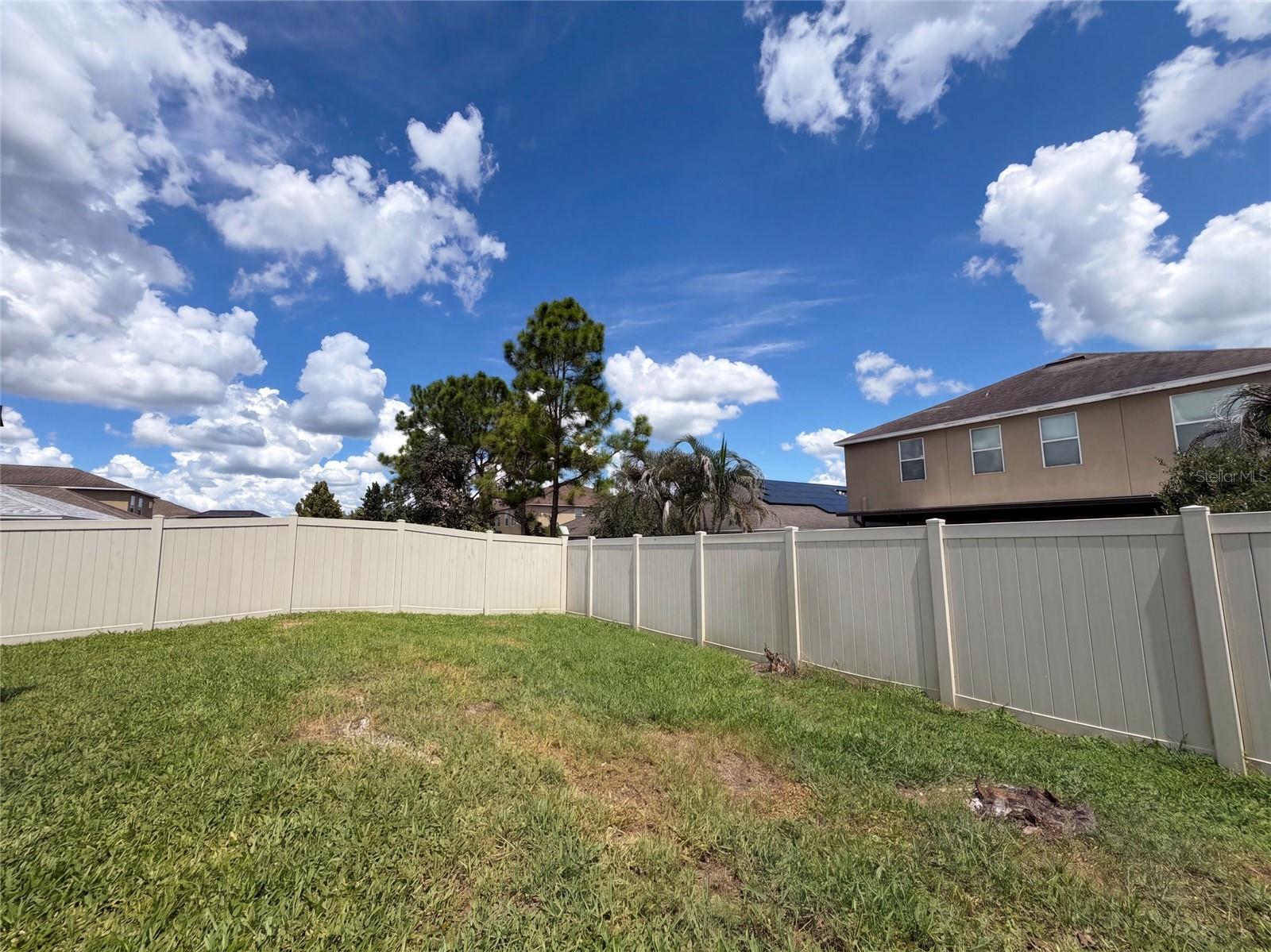 10418 WHITE PEACOCK PL