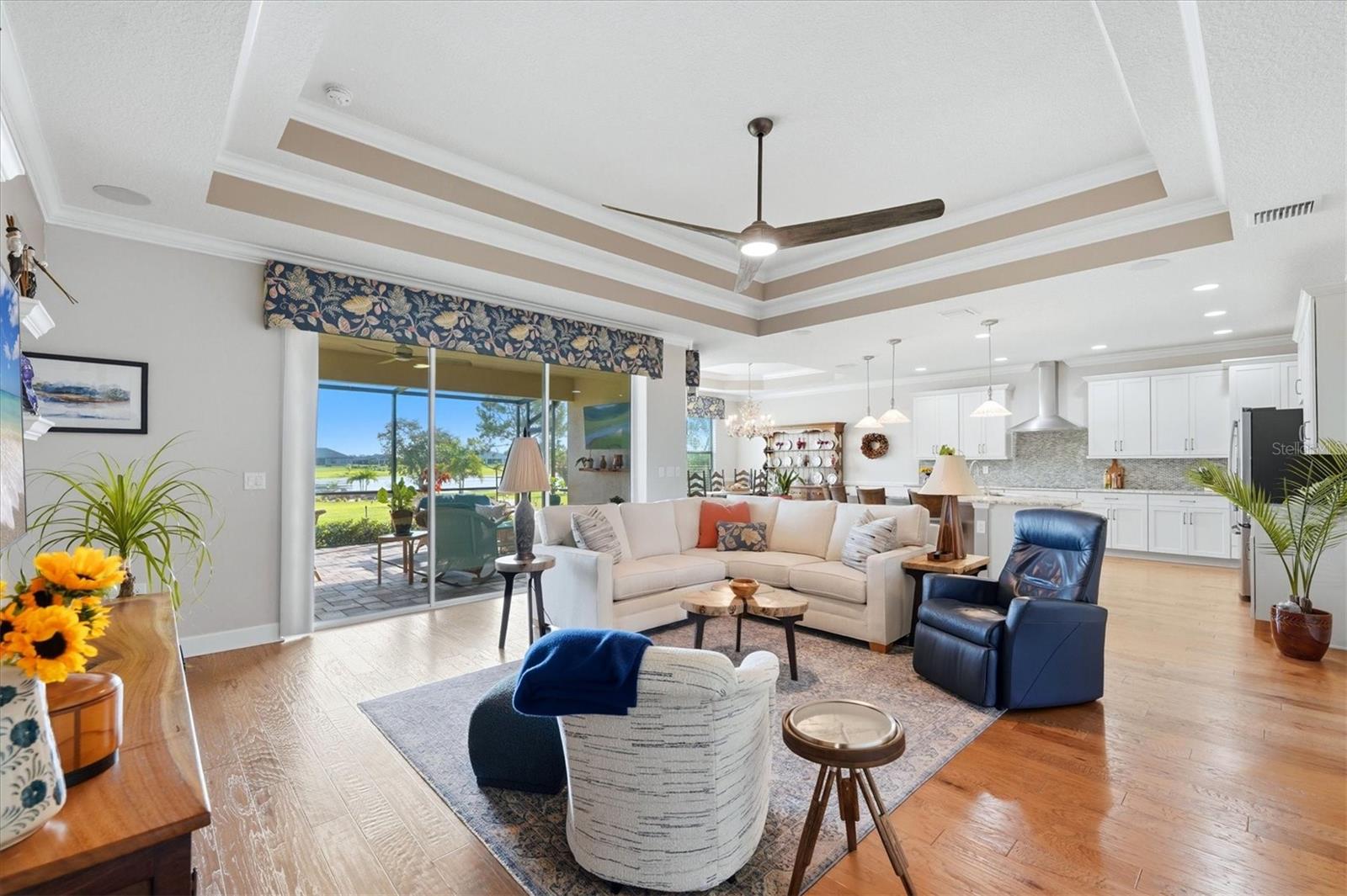 5209 LAKE VENICE DR