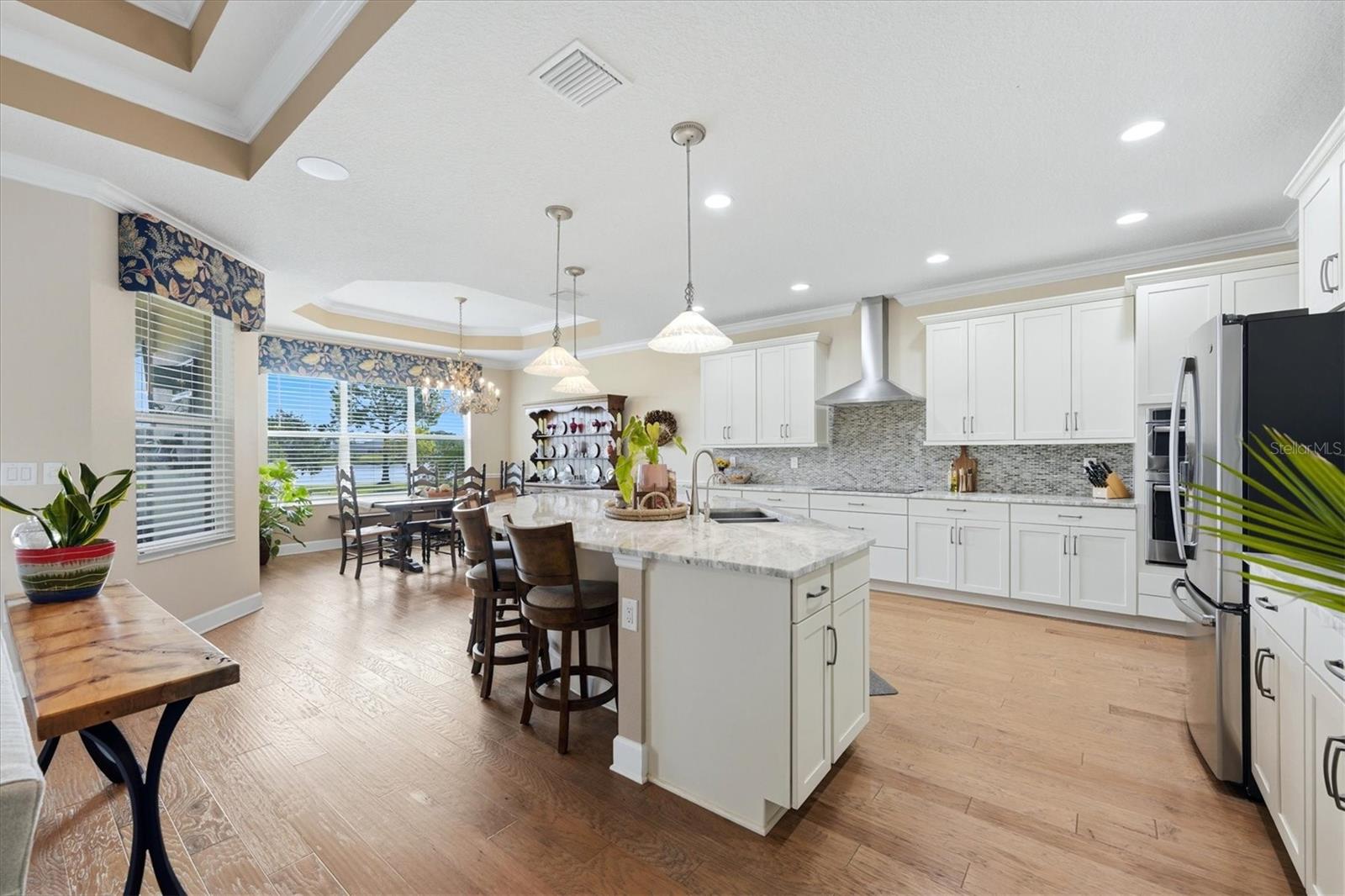 5209 LAKE VENICE DR