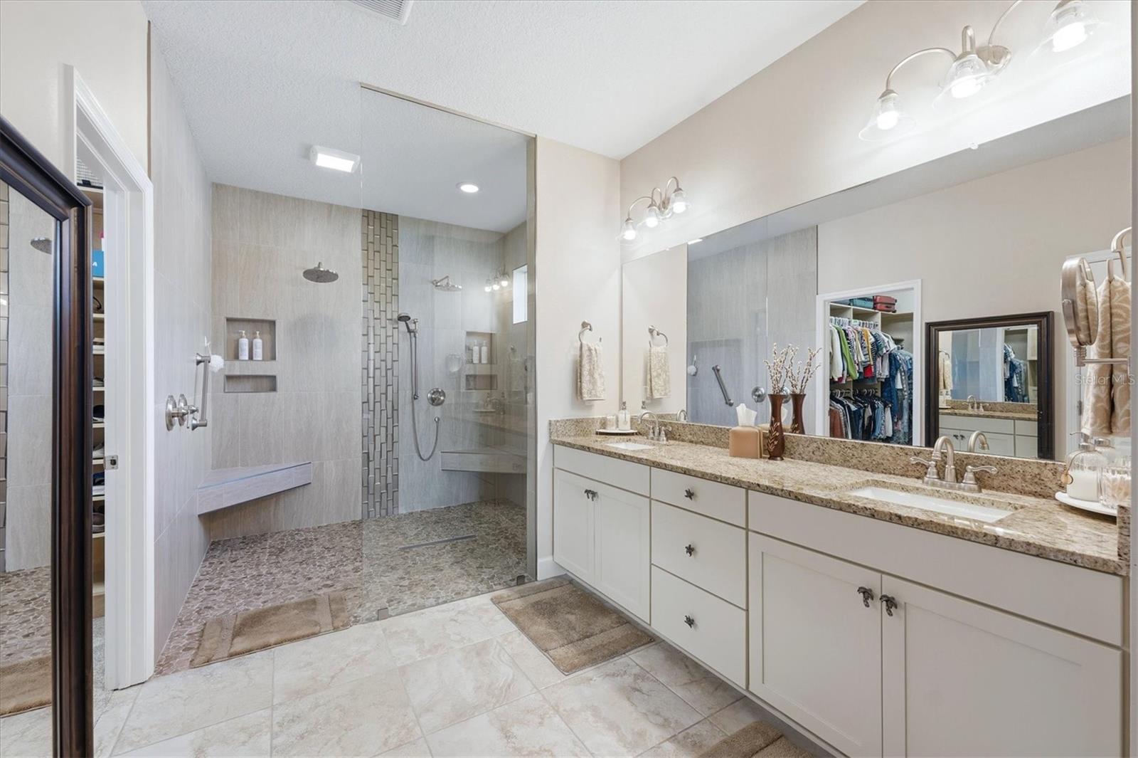5209 LAKE VENICE DR