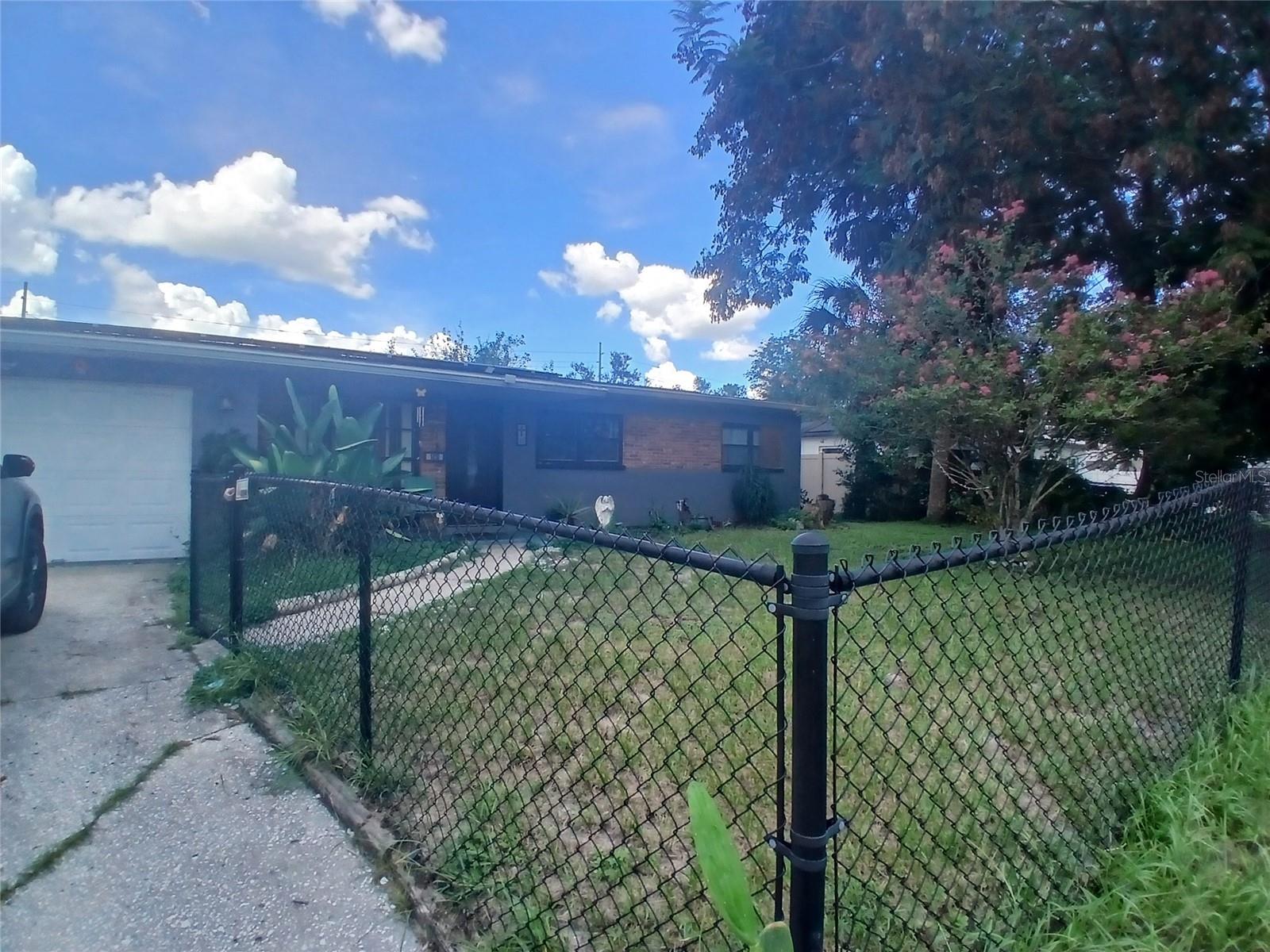 1818 HEATHER AVE