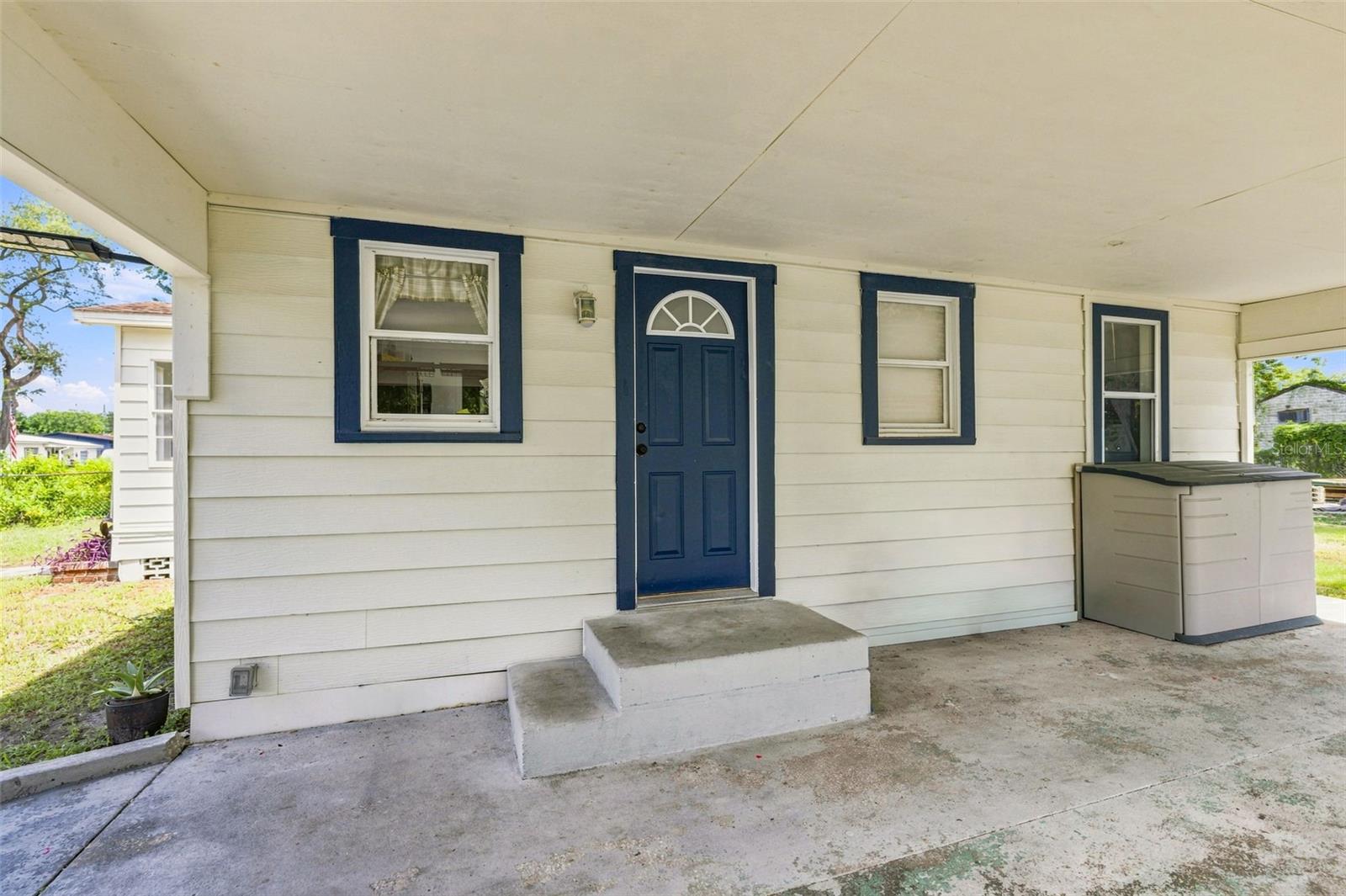 807 E ORCHID AVE