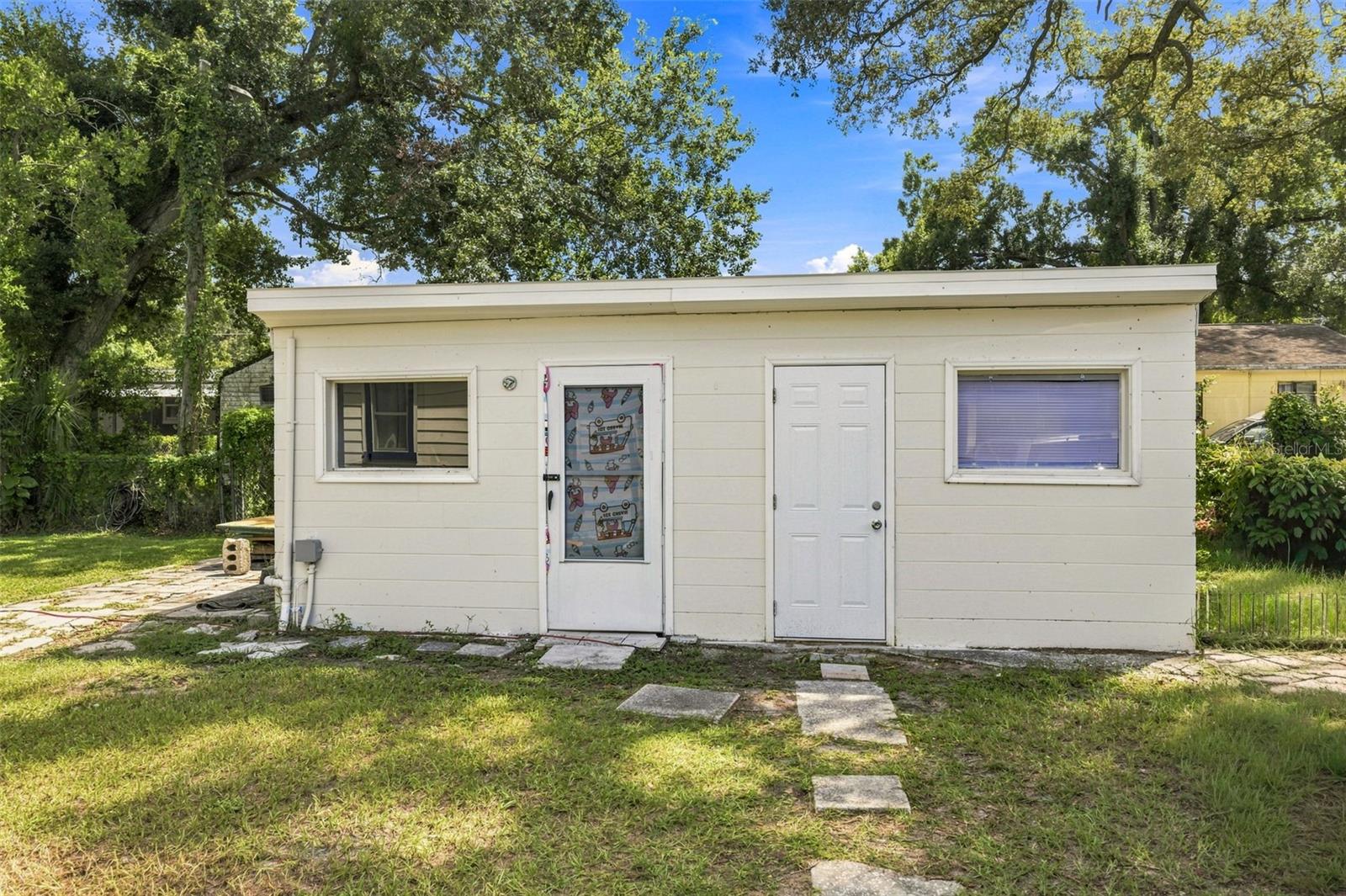 807 E ORCHID AVE